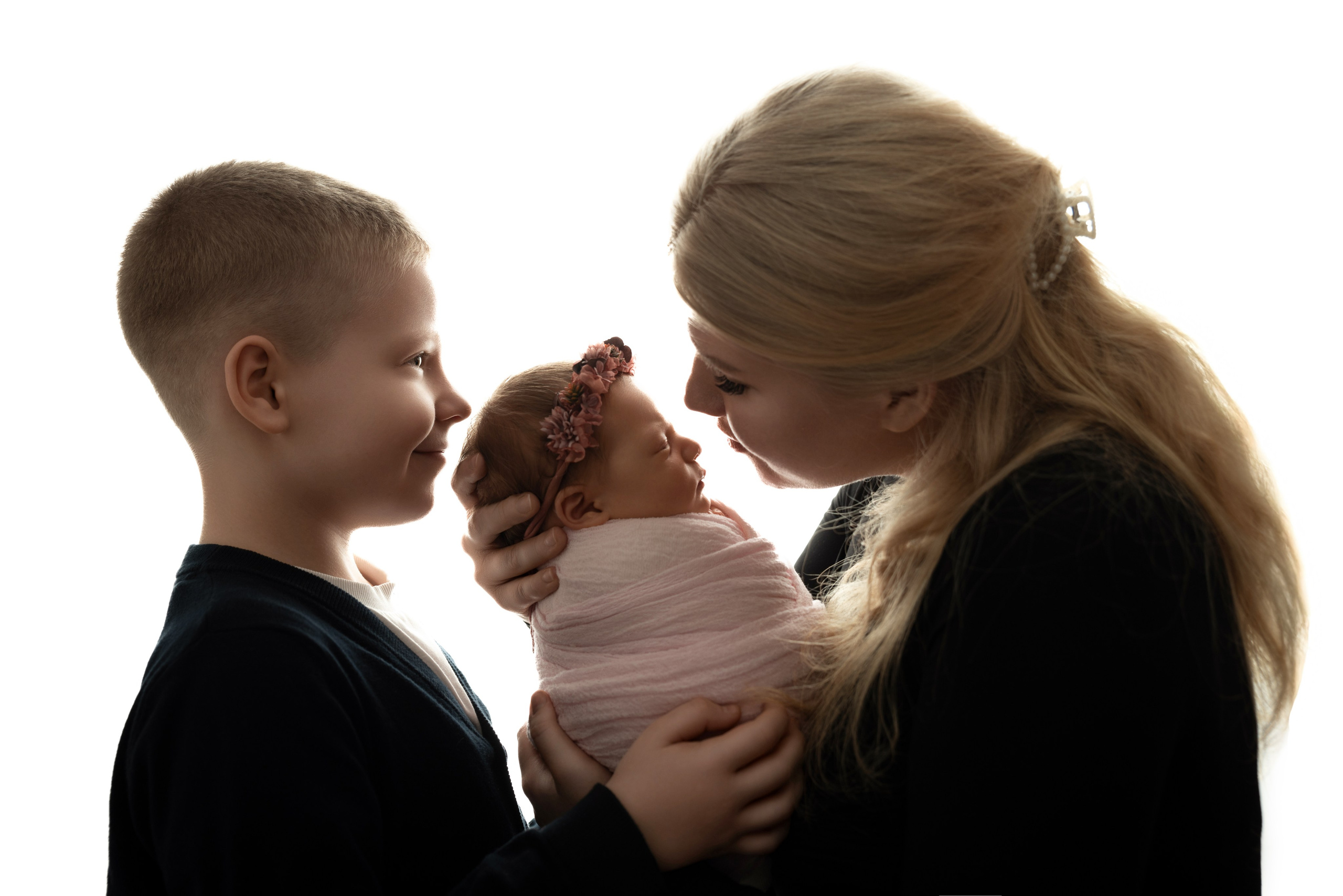Малышка Оливия пакет Ньюборн Экспресс+родители. Фотограф новорожденных в Нижневартовске Лара Курдюкова