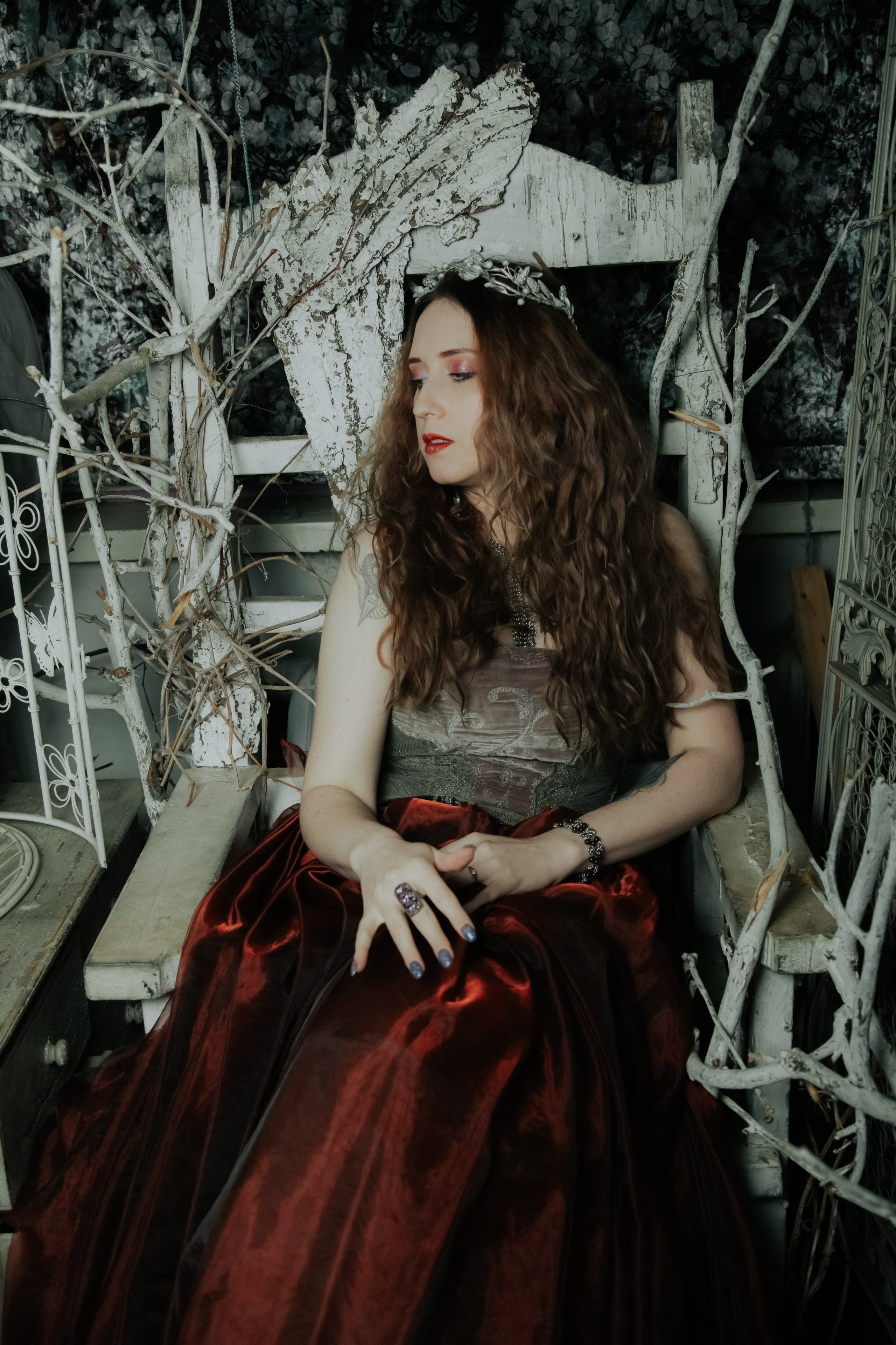 Фотосессия к выходу духов «Неблагой двор». Фотограф Ellairen