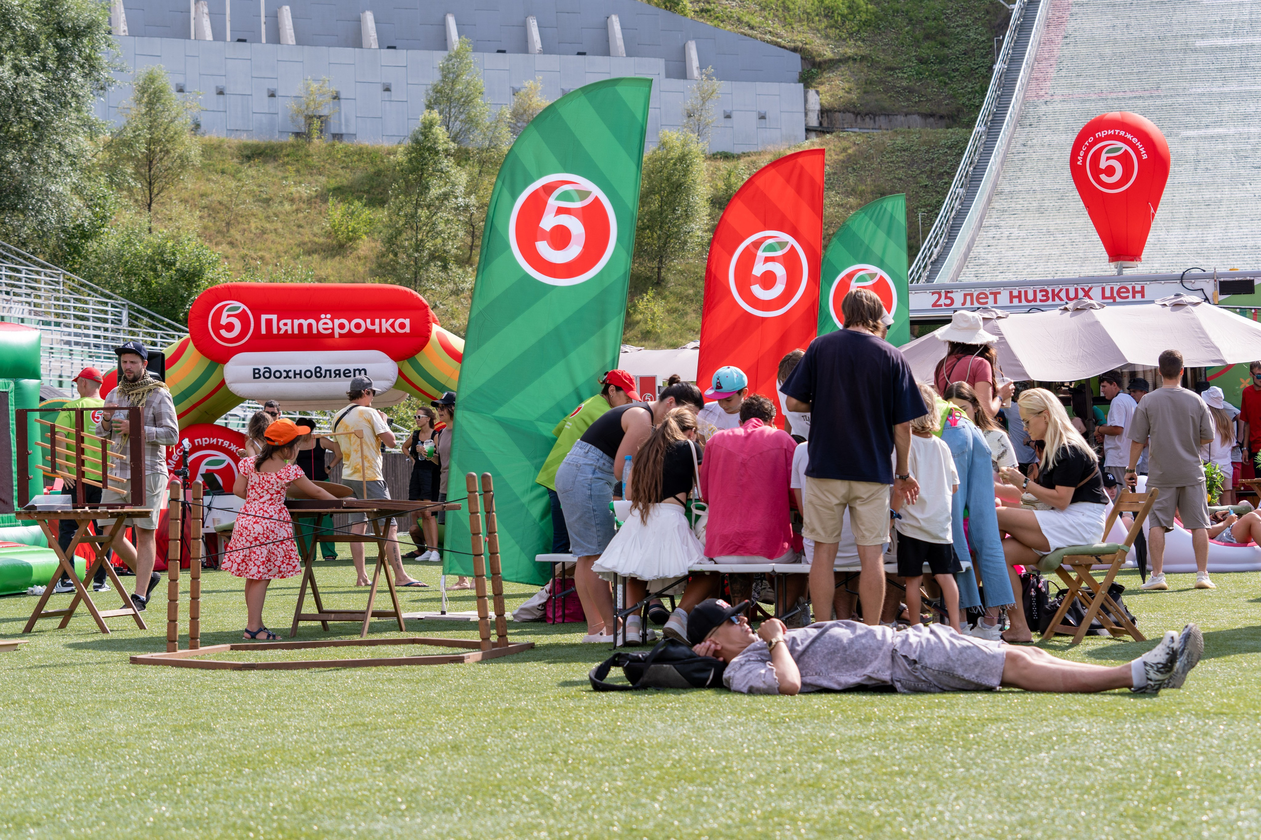 Фотоотчет партнеской интеграции для сети «Пятерочка» на фестивале «Grounded». Репортажный фотограф в Красной Поляне и Сочи Павлюченко Екатерина