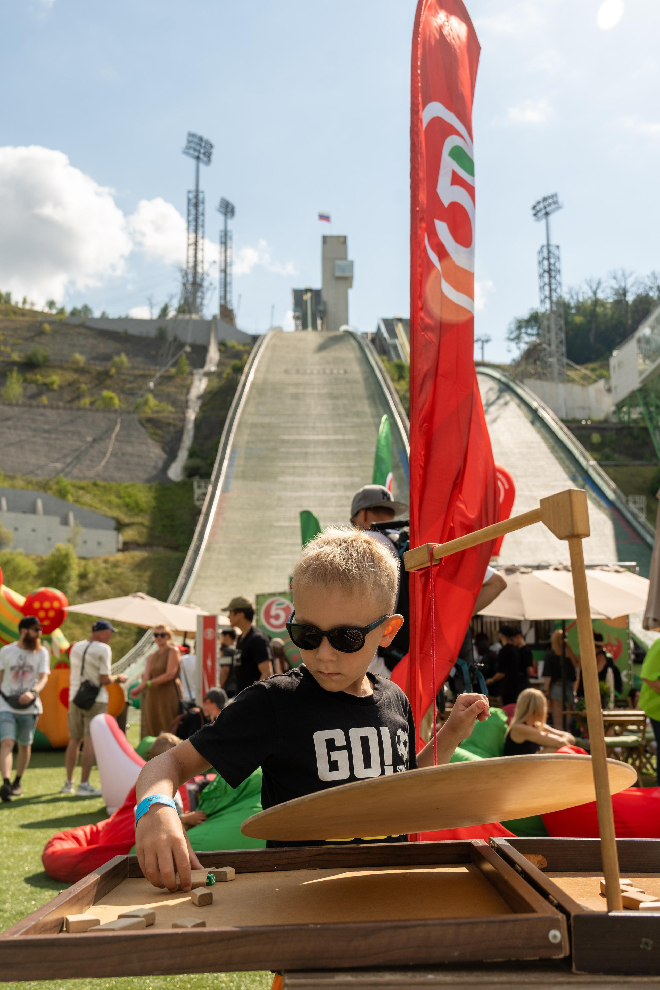 Фотоотчет партнеской интеграции для сети «Пятерочка» на фестивале «Grounded». Репортажный фотограф в Красной Поляне и Сочи Павлюченко Екатерина