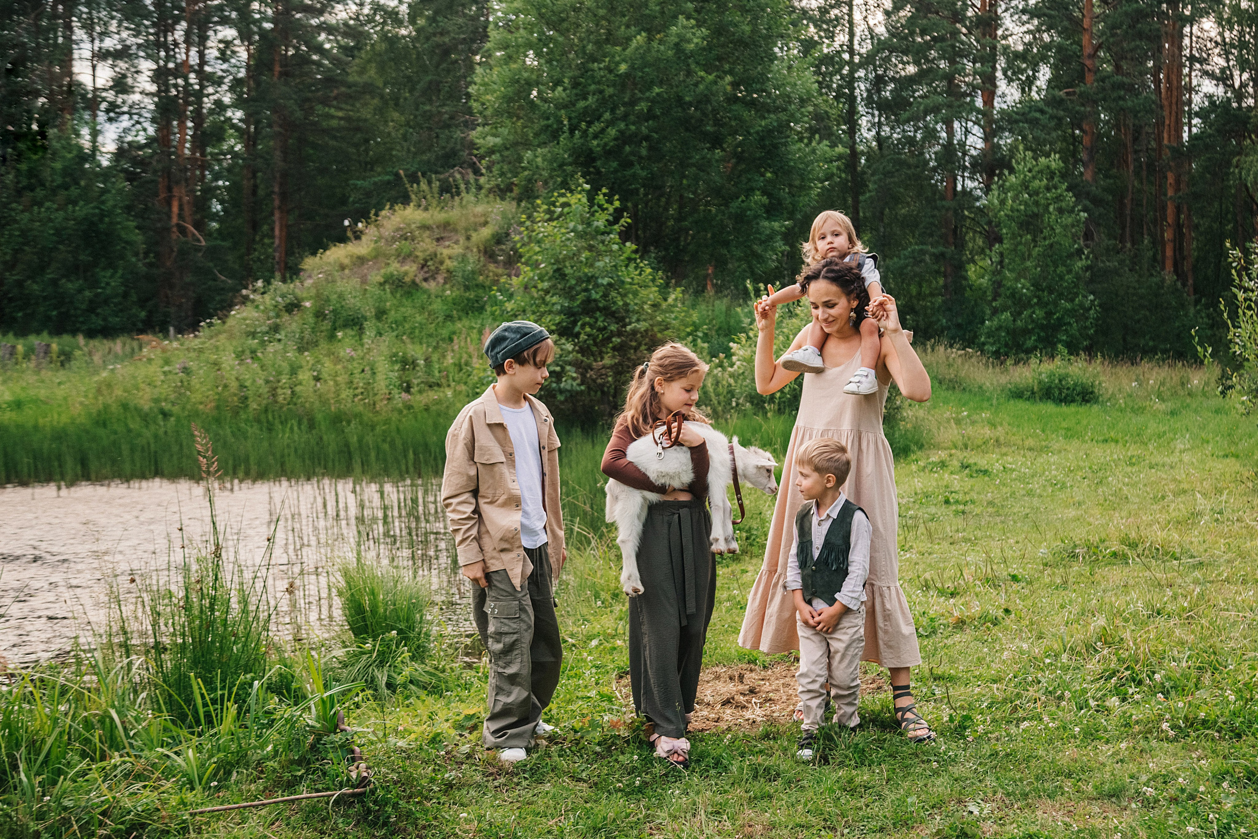 С козлятами. Семейный фотограф Любовь Саркеева