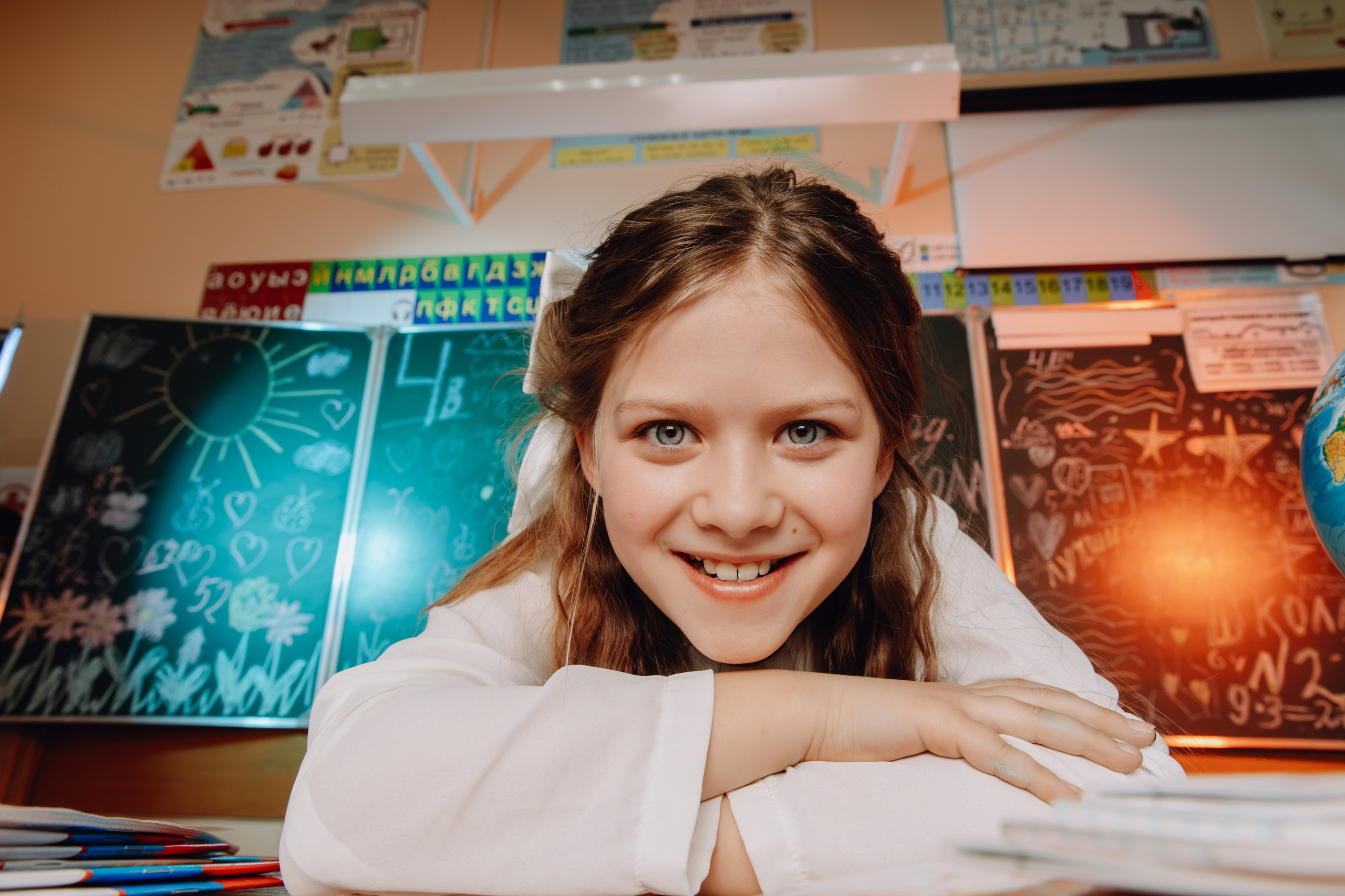 Школьные альбомы в Чернянке. Фотограф Максим Никонов