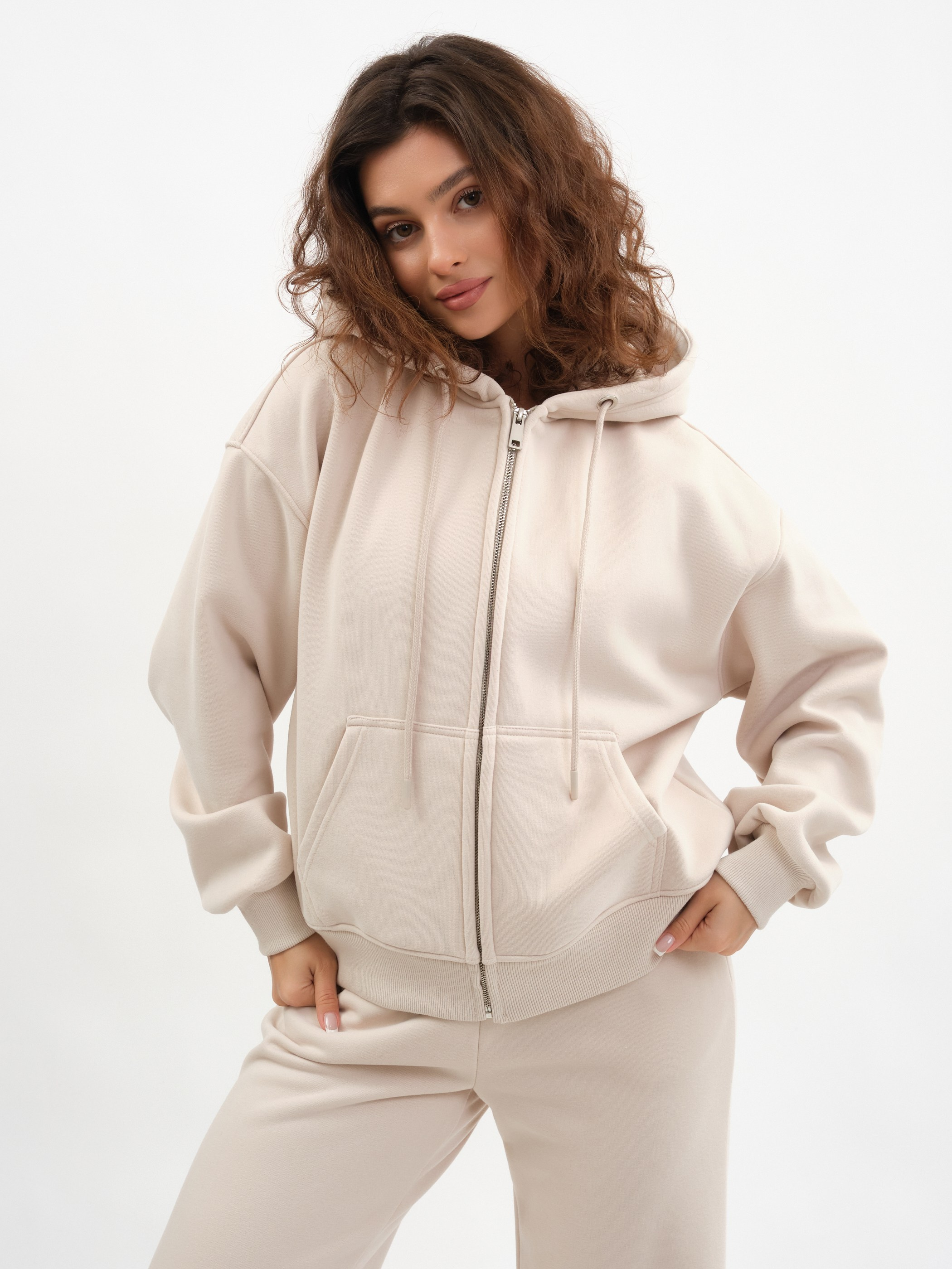 Каталог предметной и fashion-съёмки на белом фоне — Артур Карташев. Фотограф Карташев Артур