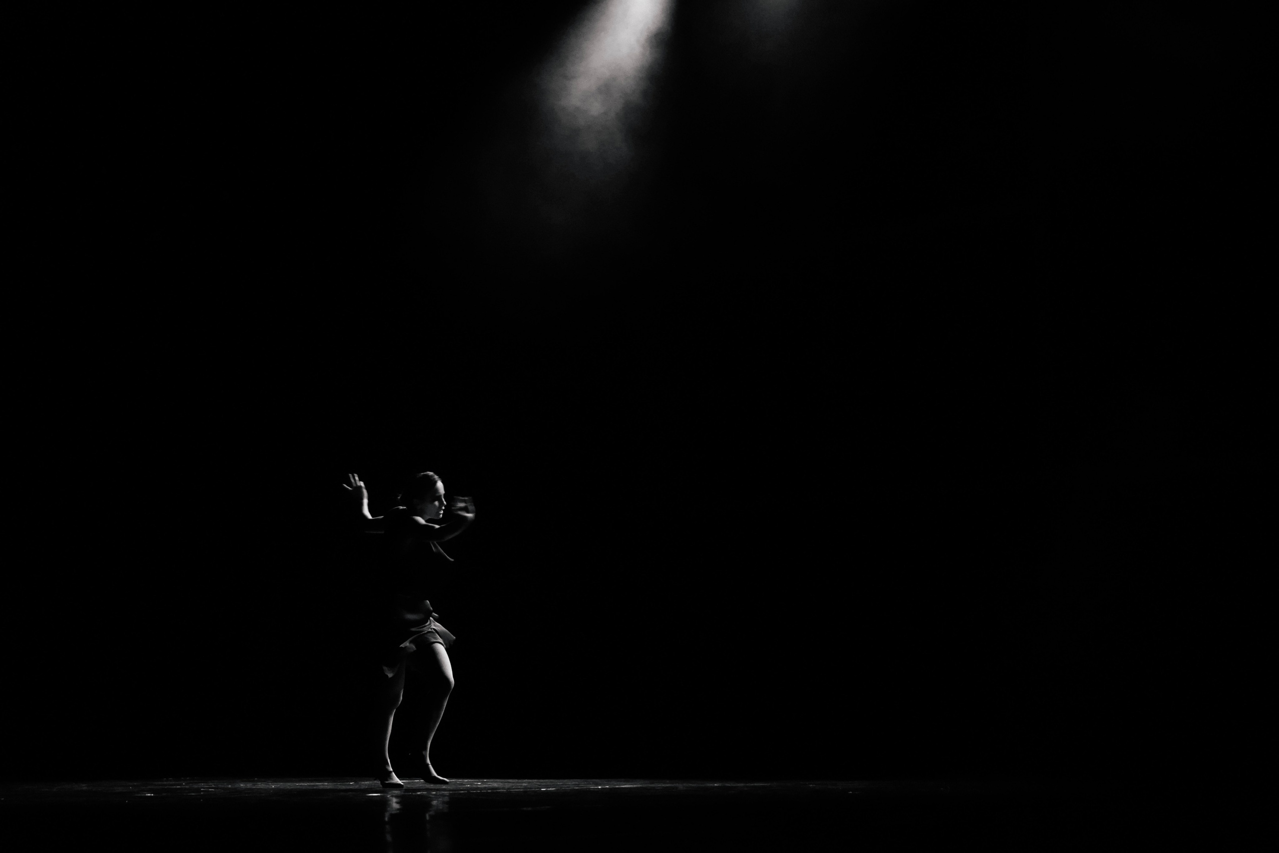 Гранатовый — пластический спектакль. Фотограф с психологическим образованием