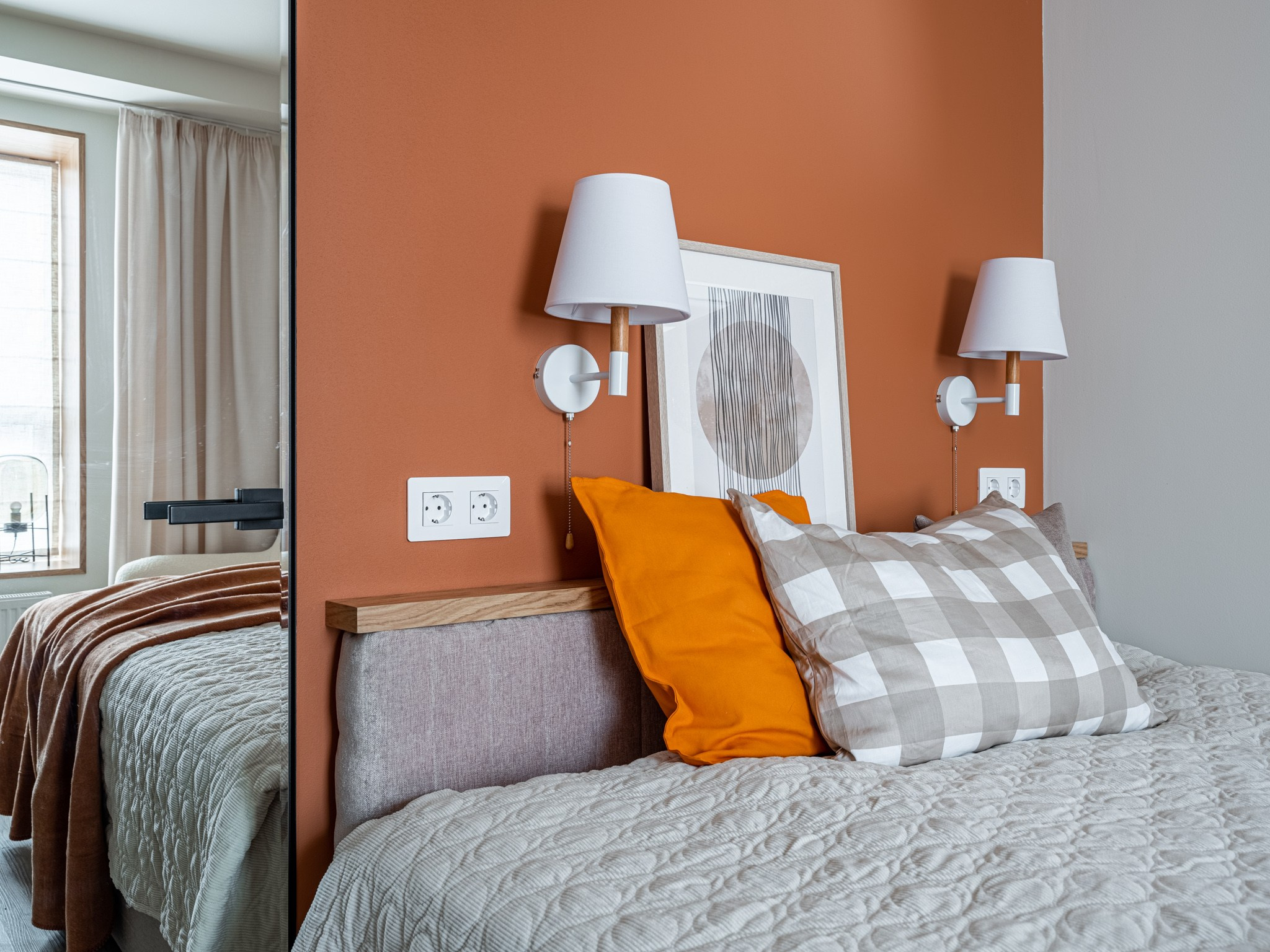 Маленькая квартира: Анастасия Филиппова, Олеся Миколаец, студия FAM Design. Фотограф Василий Буланов