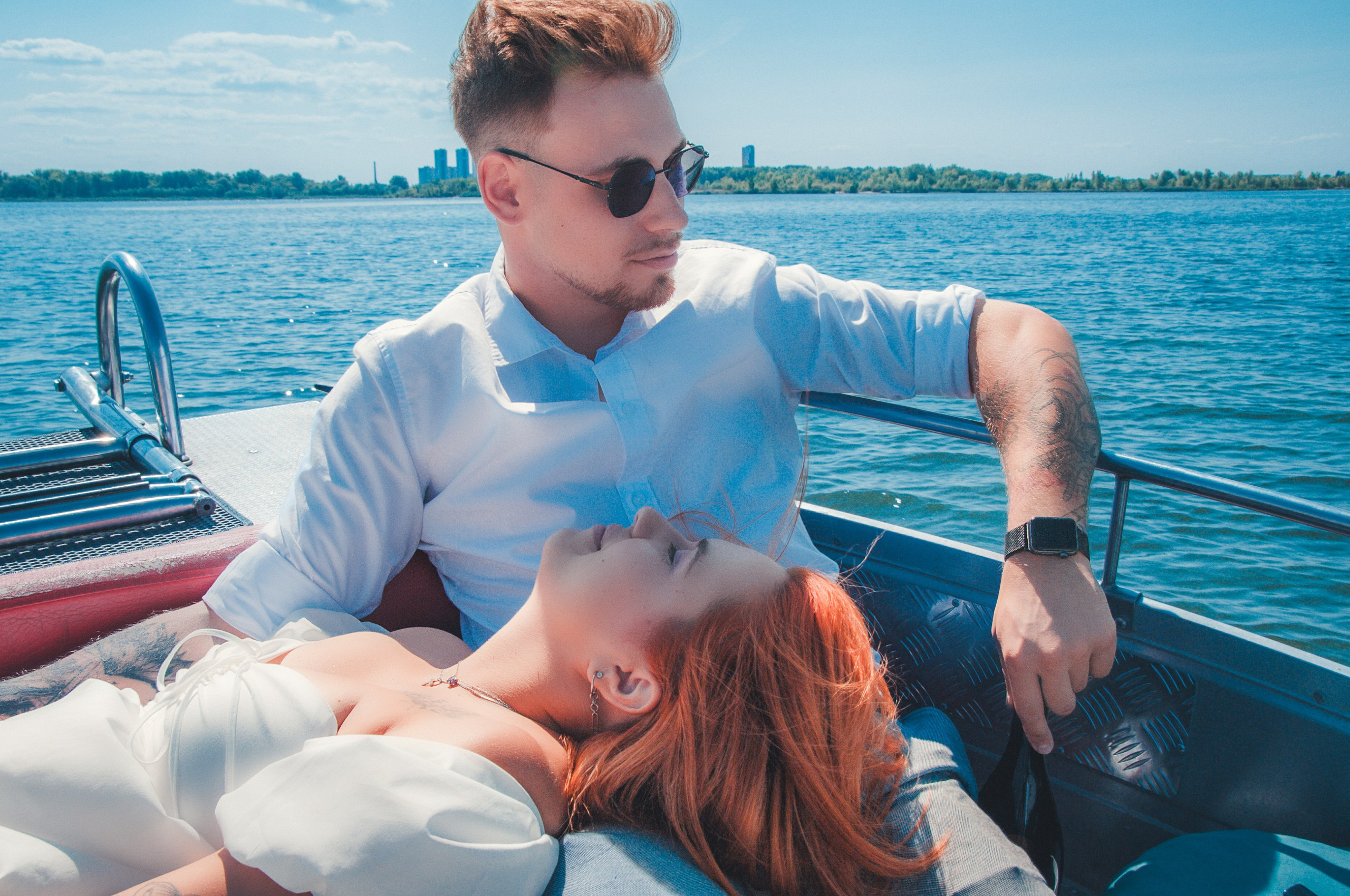 Свадебная прогулка по Волге молодожёнов Екатерины и Дмитрия. Фотограф Саратов-Энгельс Ида Упс (Виктория)