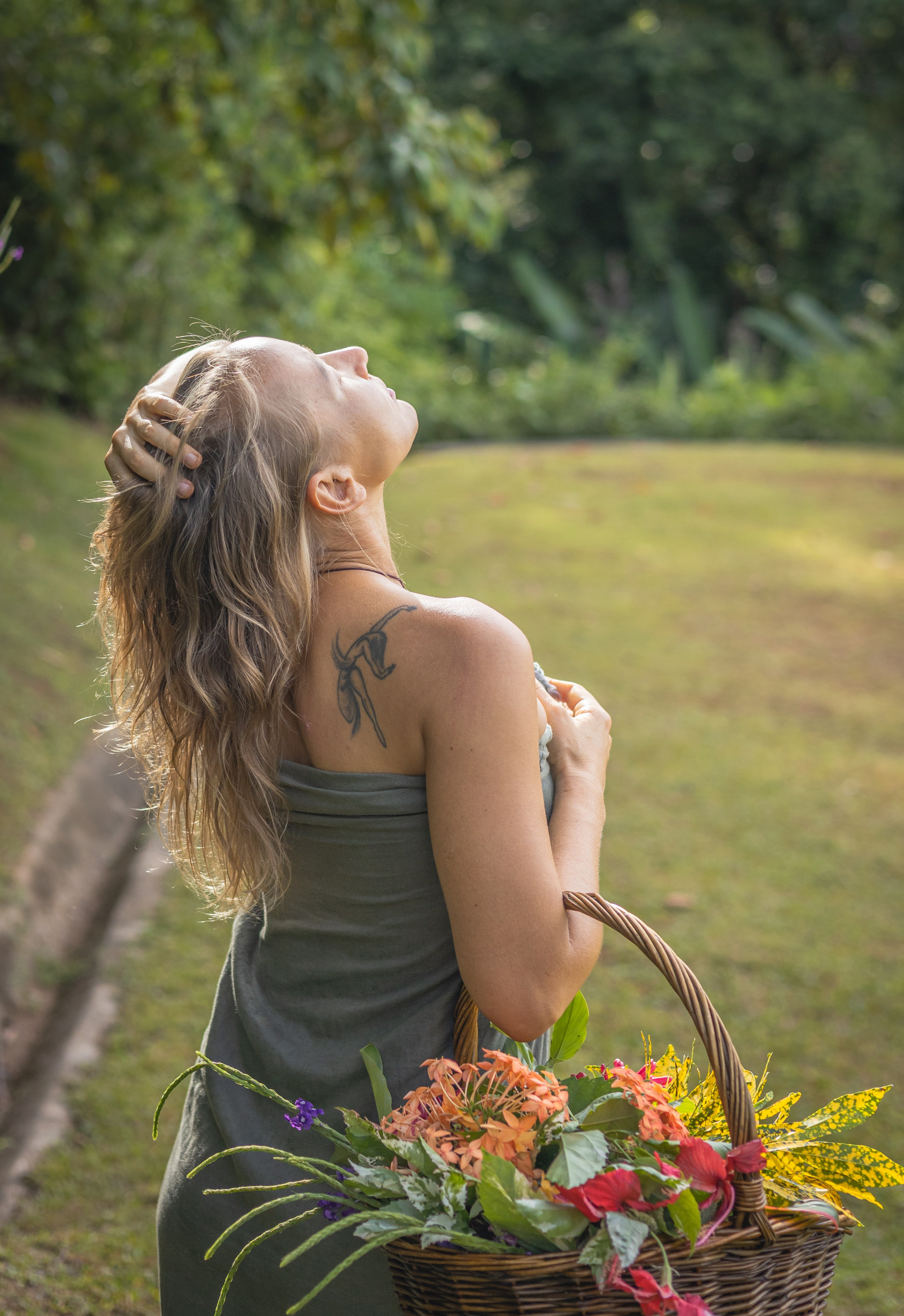 Authenticity of women and nature. Family, portrait, content photo in Costa Rica Evgeniya Besprozvannykh