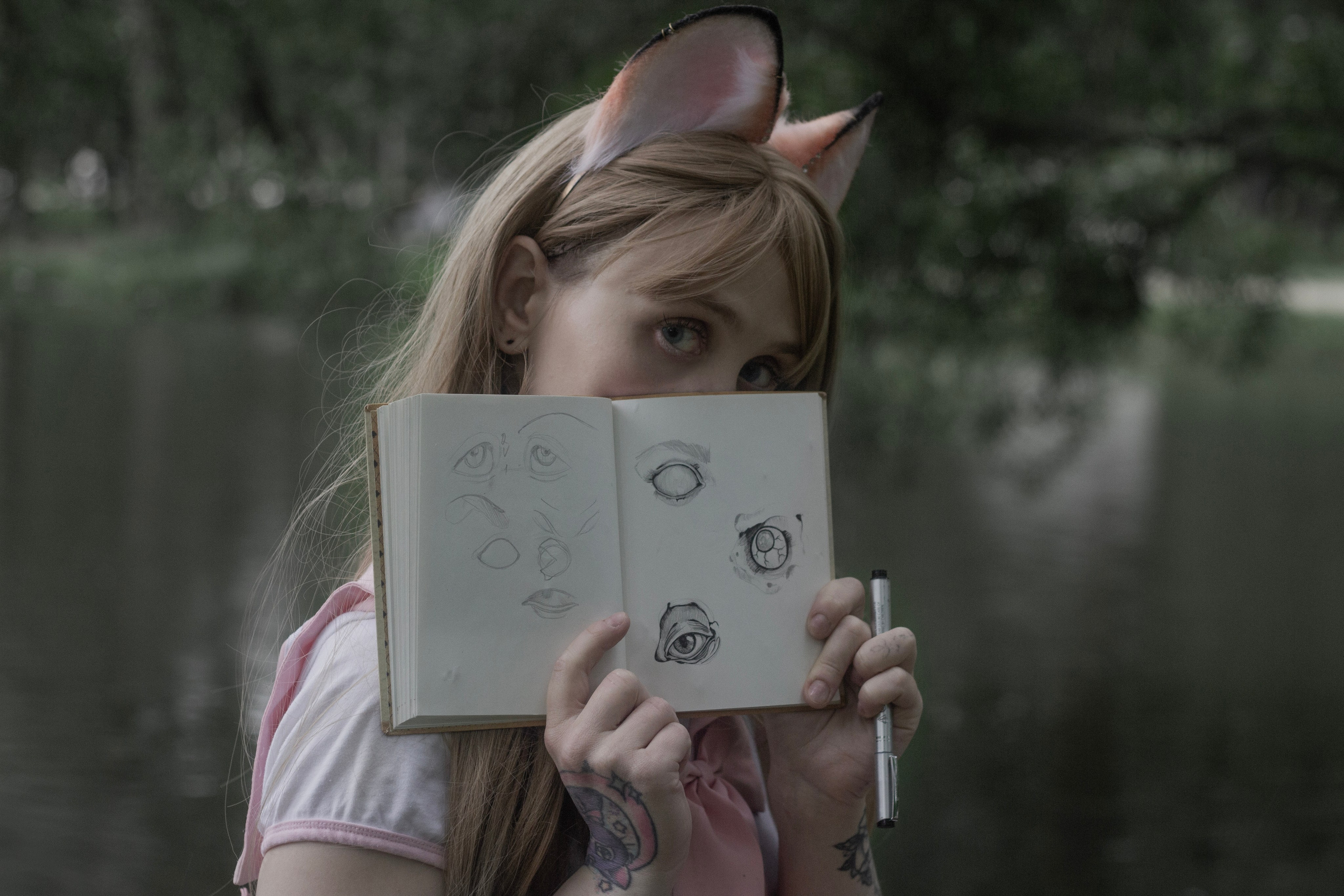 Милена, тату-мастер и художница. Контент-фотограф для творческих единиц и мастеров в Санкт-Петербурге