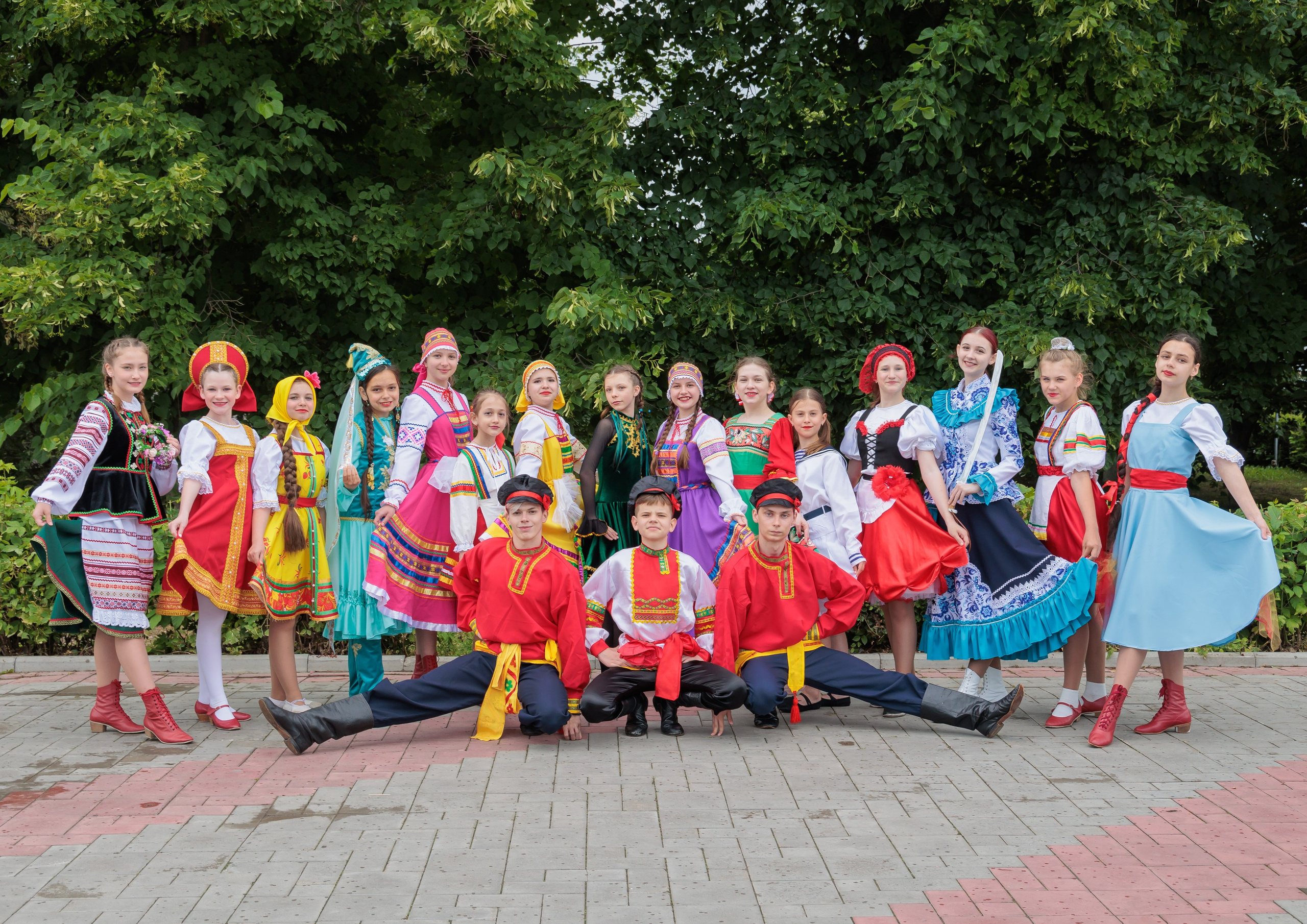 ВЫПУСК ВИНЬЕТКИ и ОБЩИЕ ФОТО. Выпускные фотоальбомы и фотокниги в г. Балашове, студия, сувениры