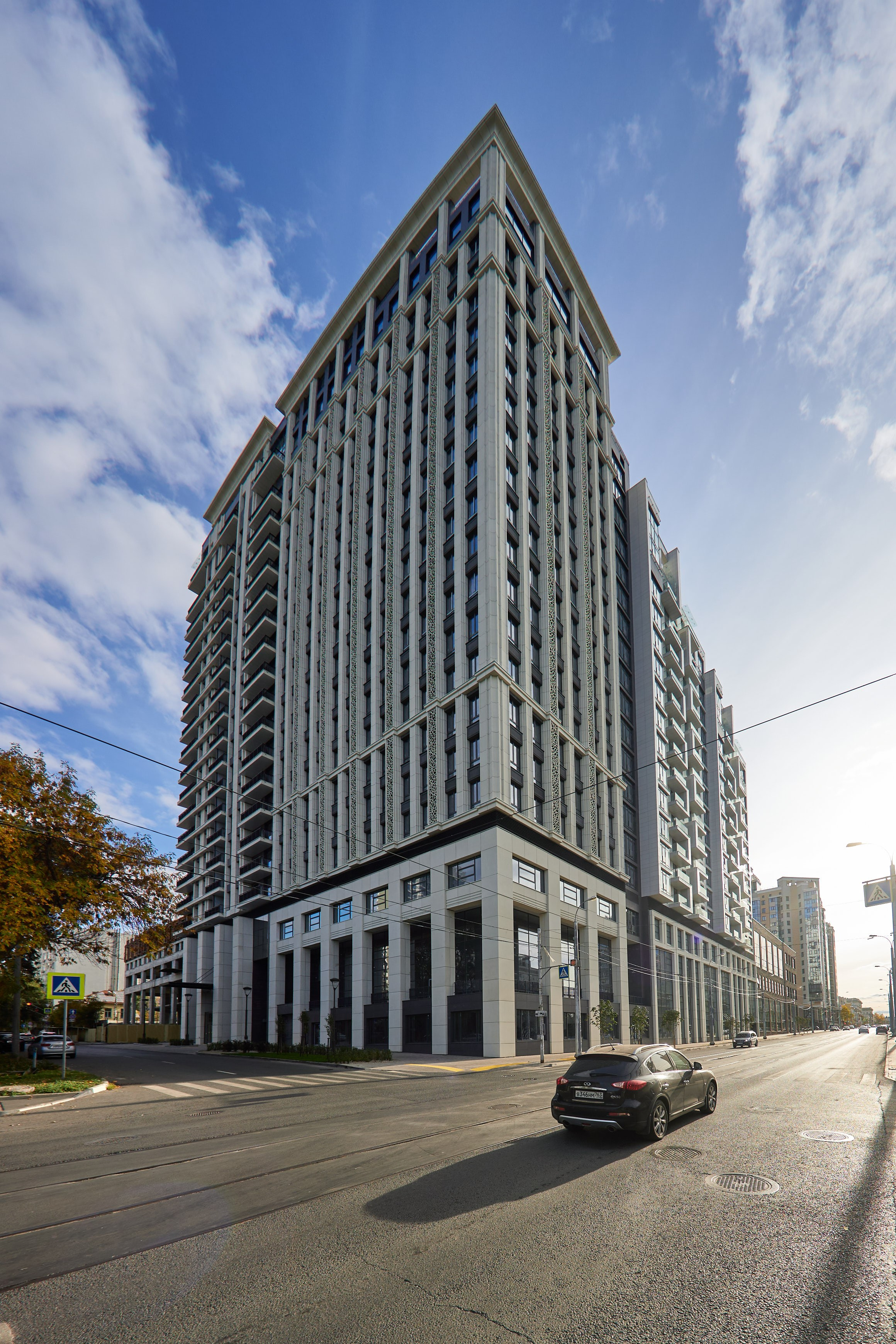 Жилой комплекс Гранд-Империалъ. Вид с улицы.