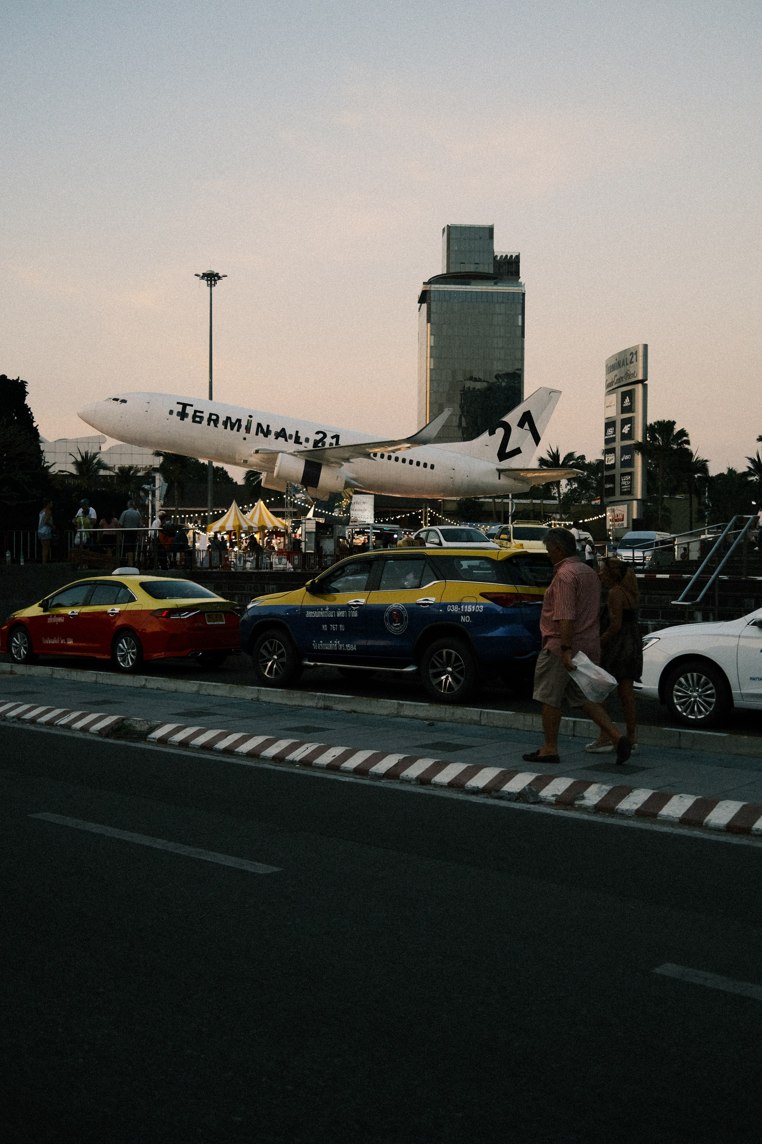 Тайланд. Цветная фурия. Портретный фотограф