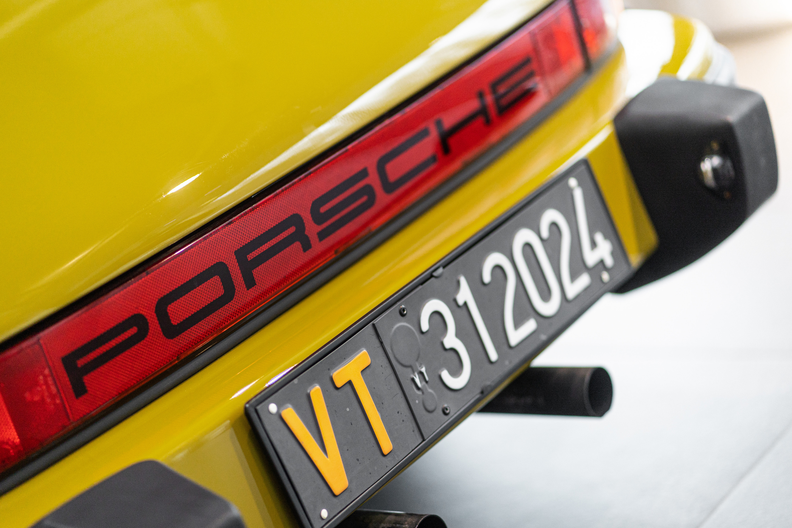 Porsche 911 Super Carrera Classic 930