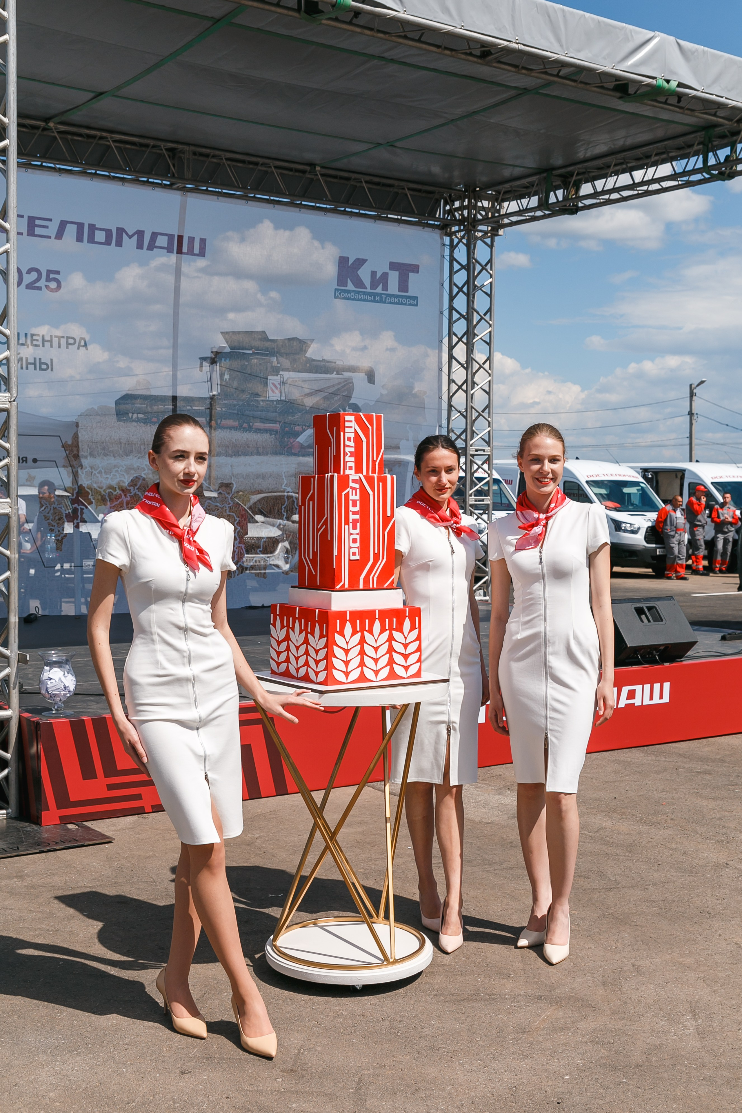 Открытие дилерского центра Ростсельмаш. Событийный фотограф Максим Бескоровайновнов