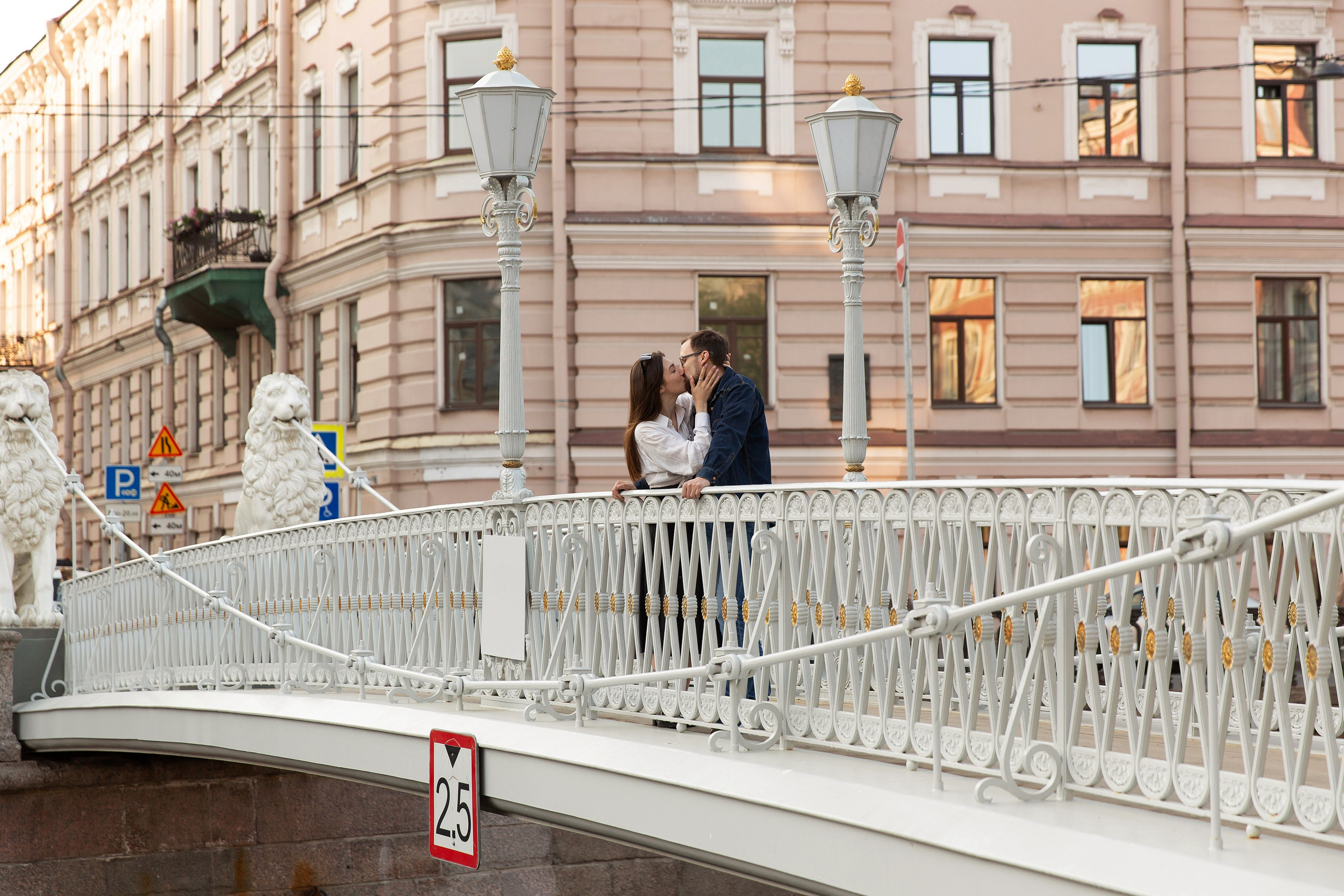 Фотосессия истории любви в центре Петербурга. Свадебный и портретный фотограф в Санкт-Петербурге Надежда Чечулина