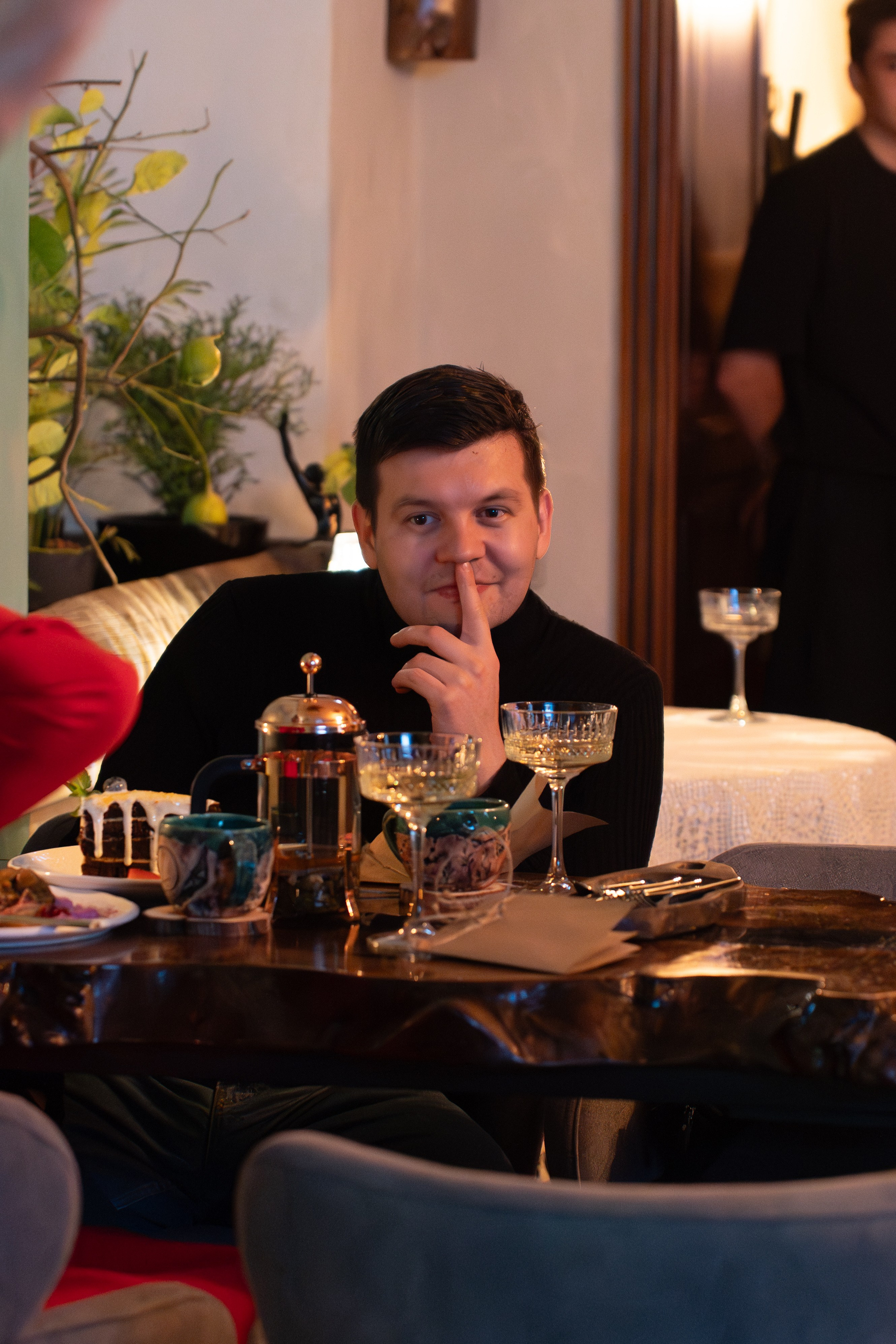 Лед и ложка. Для тех, кто не ждёт удачи, а создаёт её. Каждая фотосессия — это твой момент, твой стиль, твой успех. 📸