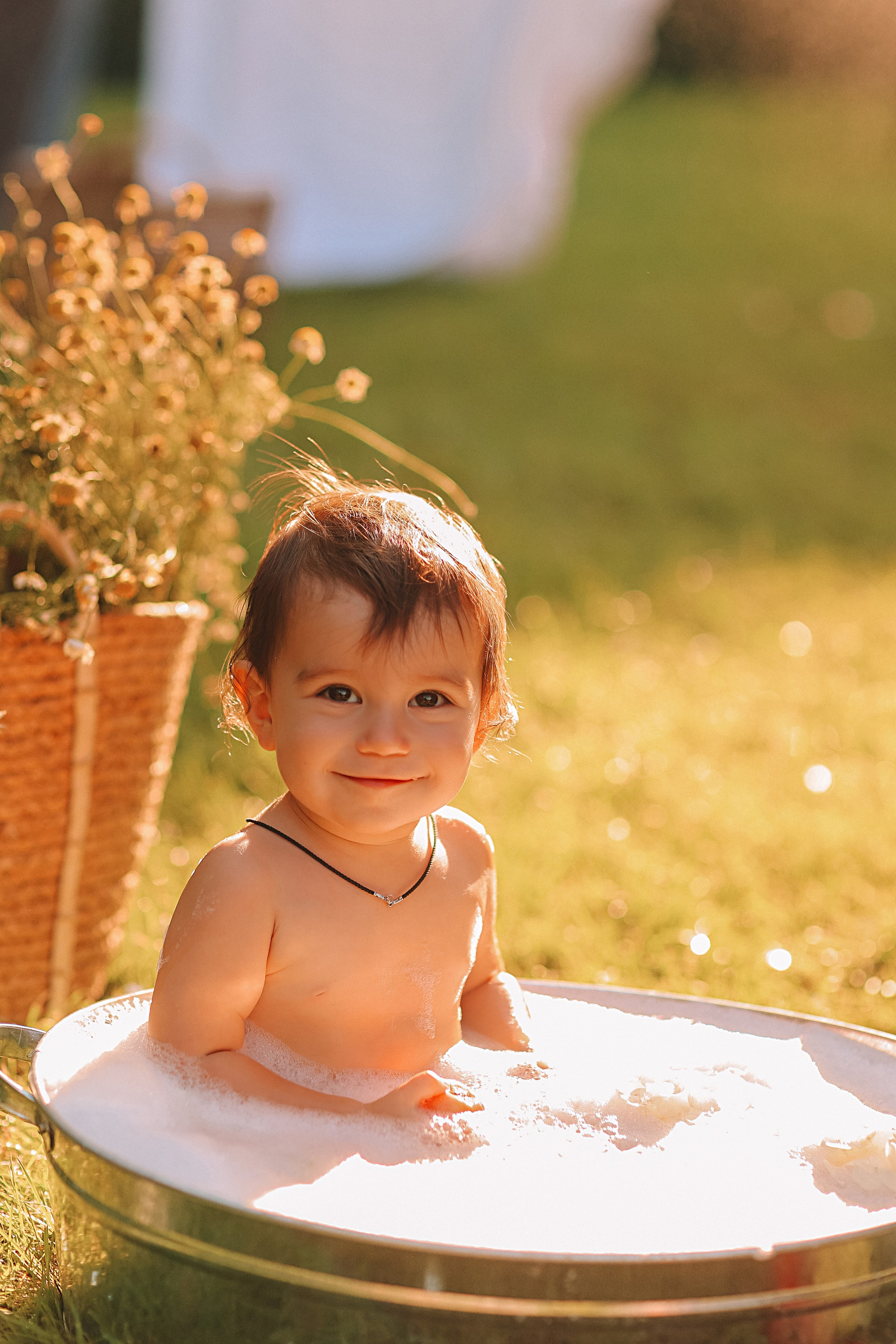 Стирка у дома. Семейный фотограф Тюмень, фотограф на роды Салмина Мария