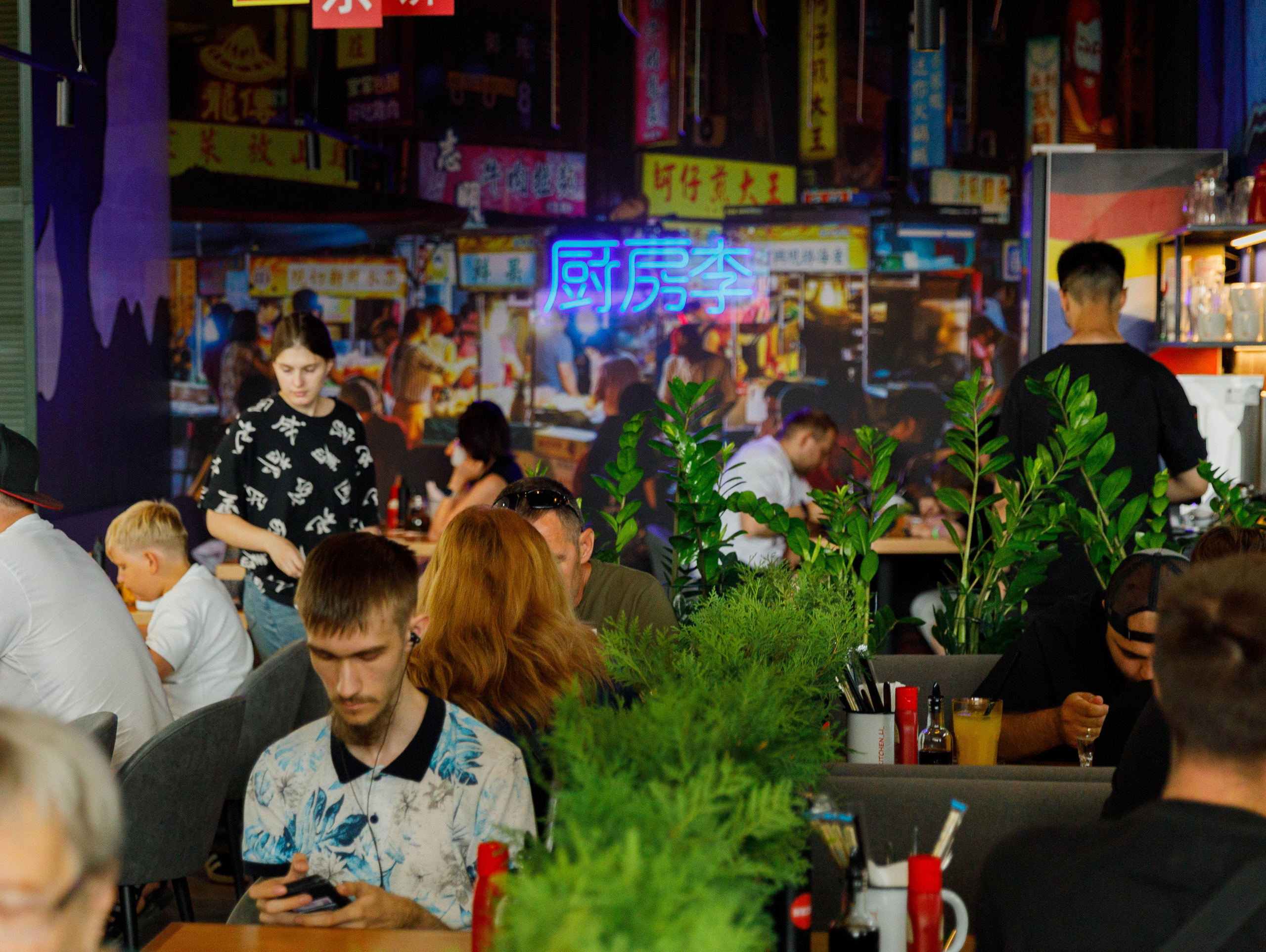 Кухня Ли. Открытие. Репортажный фотограф в Новосибирске Алена Помазунова