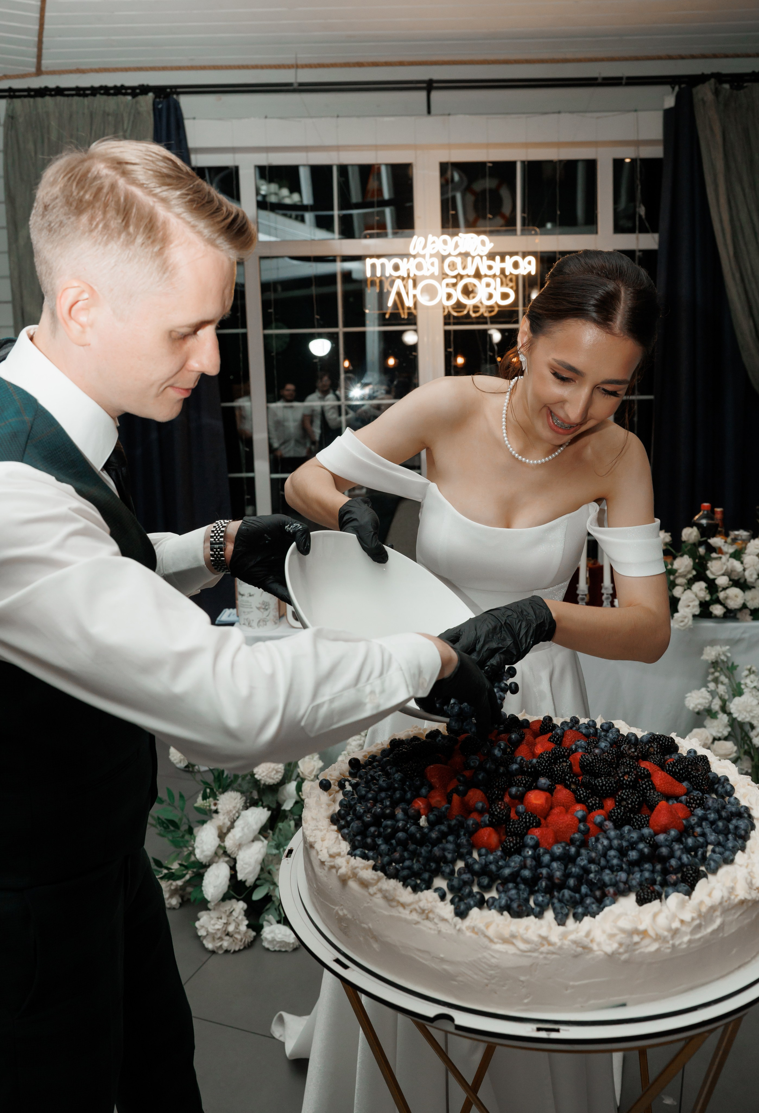 Регистрация в отеле Fish Point, ЗАГС Бутово, прогулка в Остафьево. Свадебный и репортажный фотограф (Москва, Королев и другие)