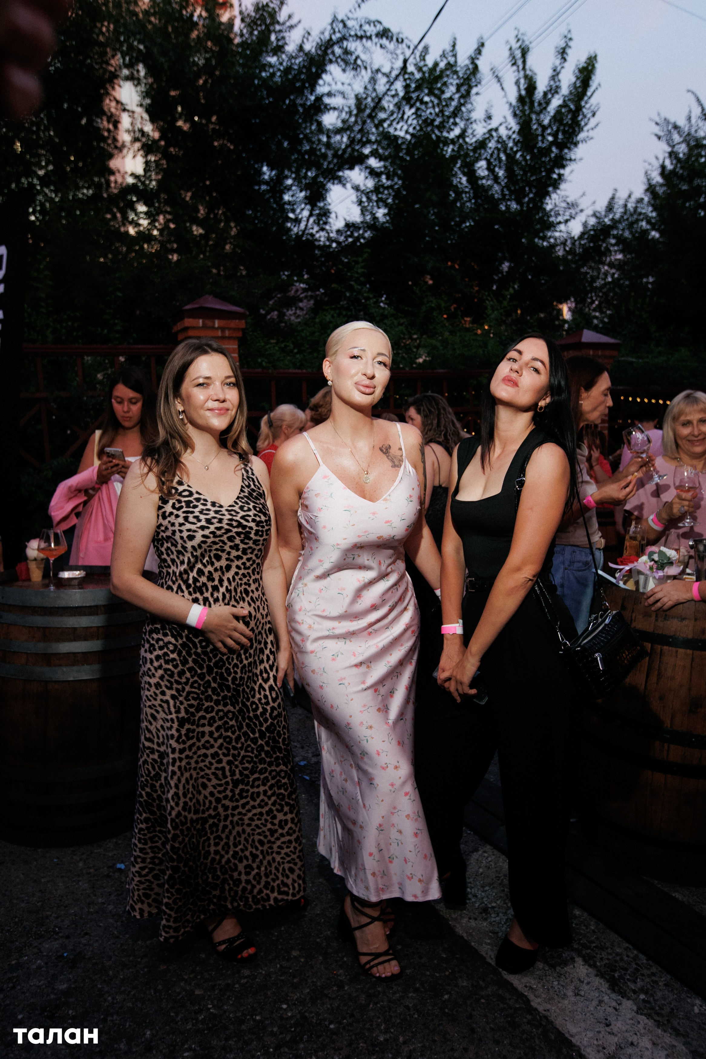 ВИНОТЕКА [бар+магаз] — BIRTHDAY PARTY. СВОИ. ФОТООТЧЕТЫ-СОБЫТИЯ-МЕСТА