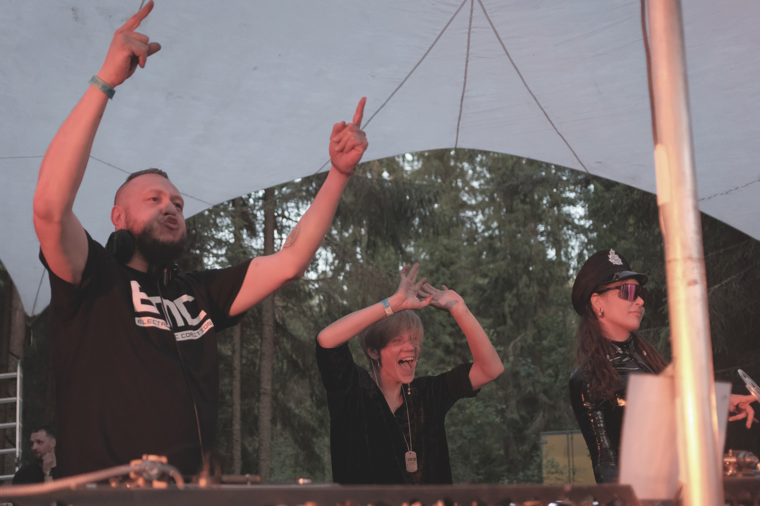 Пикник на обочине от команды EMC. 11июля 2025. Репортажный фотограф в Санкт-Петербурге Даниил Могута