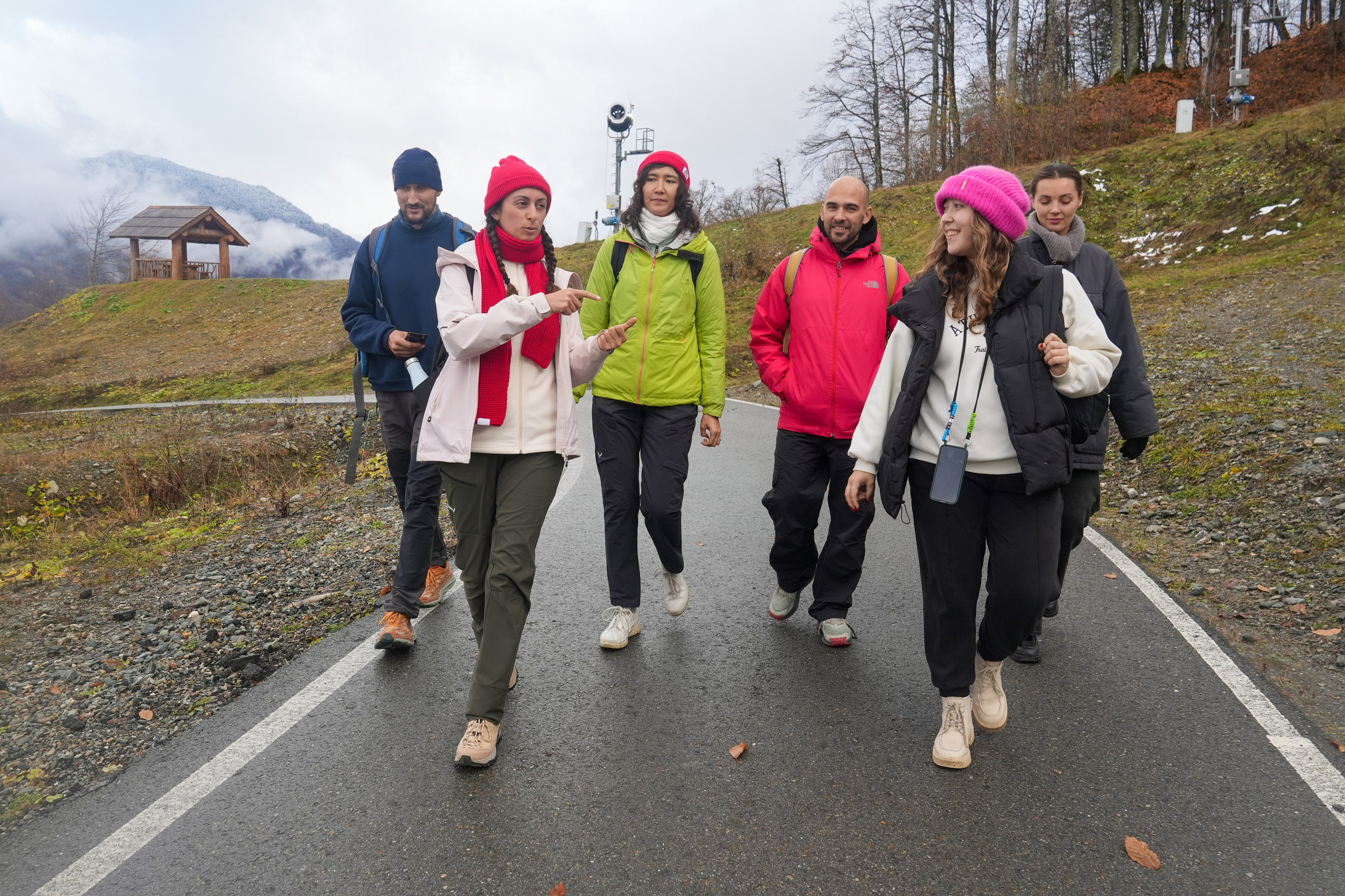MICE мероприятие — хайкинг на курорте Роза Хутор. Репортажный фотограф в Красной Поляне и Сочи Павлюченко Екатерина