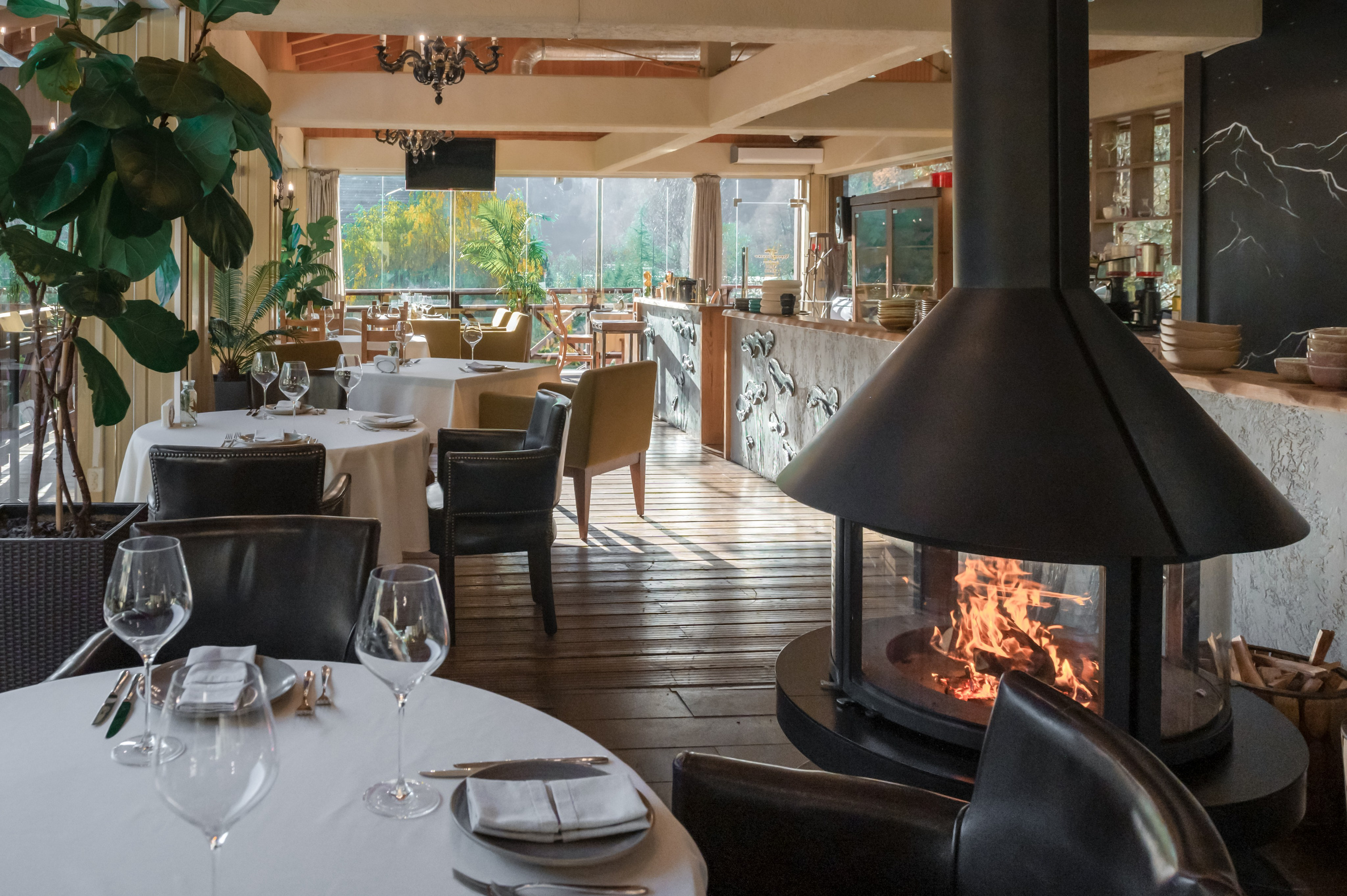 Ресторан «Черная Лисичка» на курорте Газпром Поляна. Репортажный фотограф в Красной Поляне и Сочи Павлюченко Екатерина