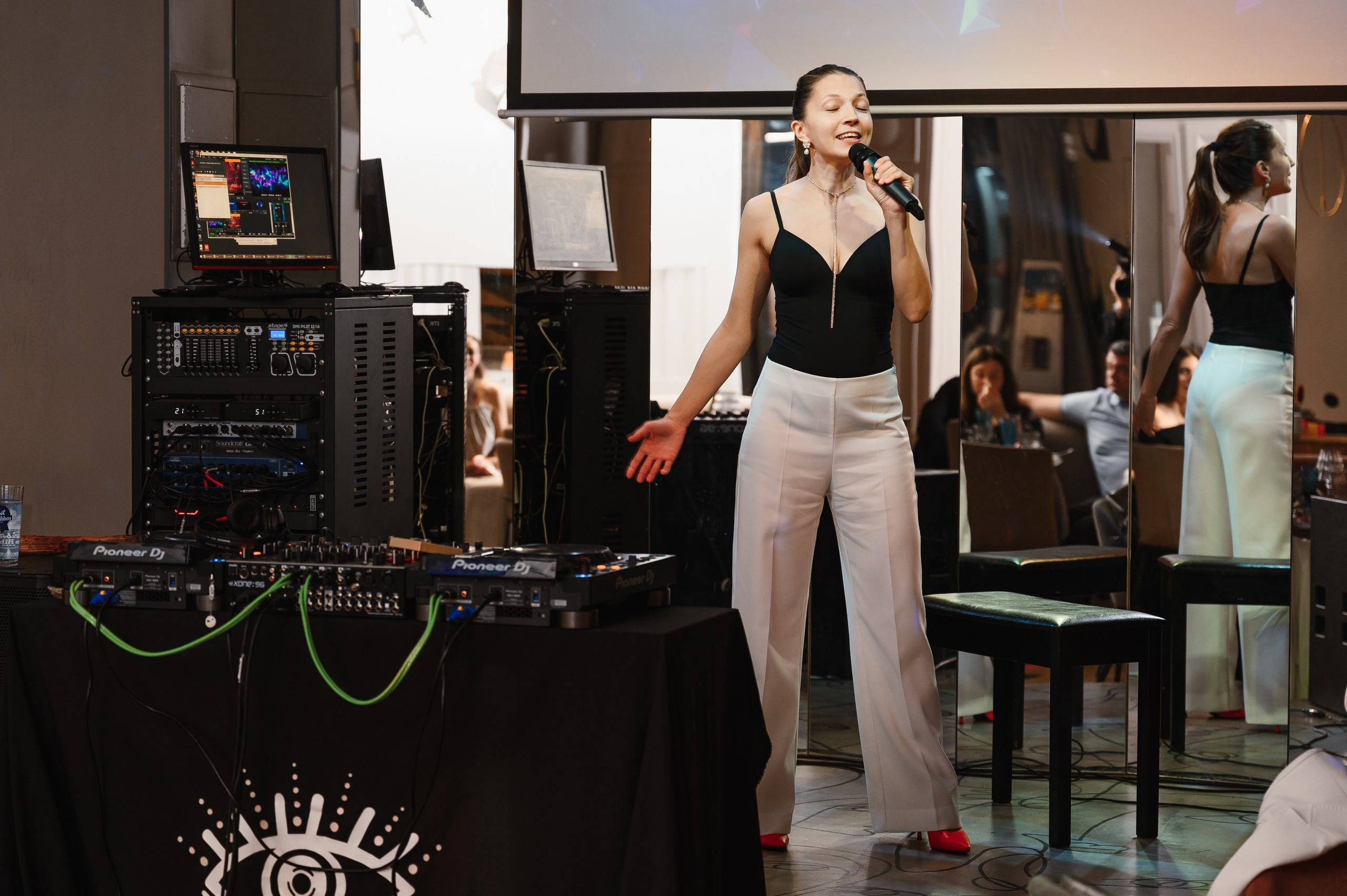 День рождения в формате выступления. Wedding and family photographer USA