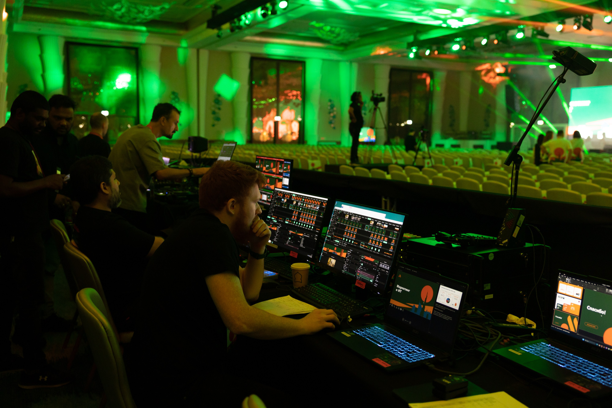 Точка Притяжения / Дубай. Фотограф Юлия Назарова