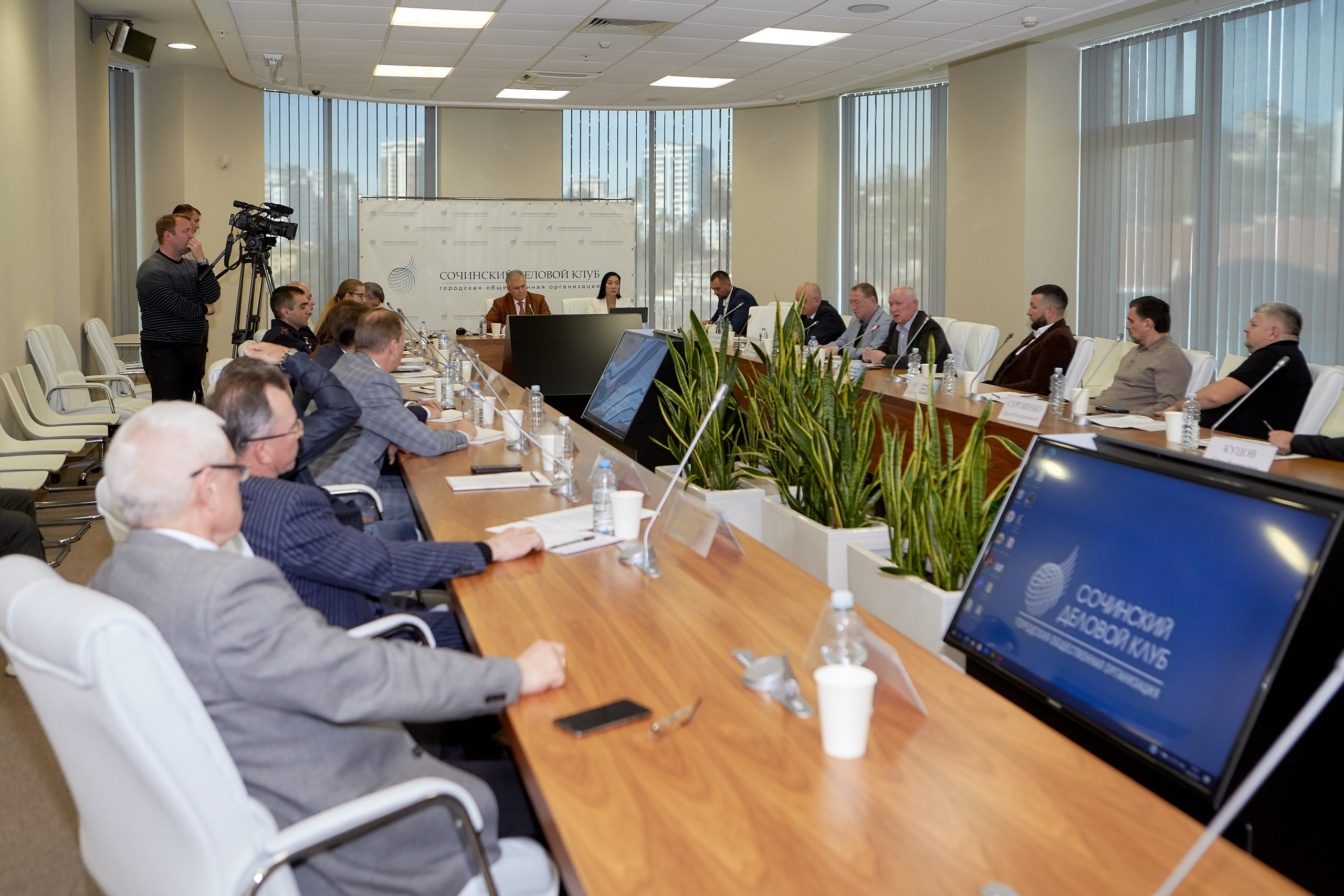 Репортажная съемка конференций — портфолио фотографа в Сочи, Адлере Красной Поляне. Фотограф Юрий Никитюк — Сочи |Адлер|Красная Поляна