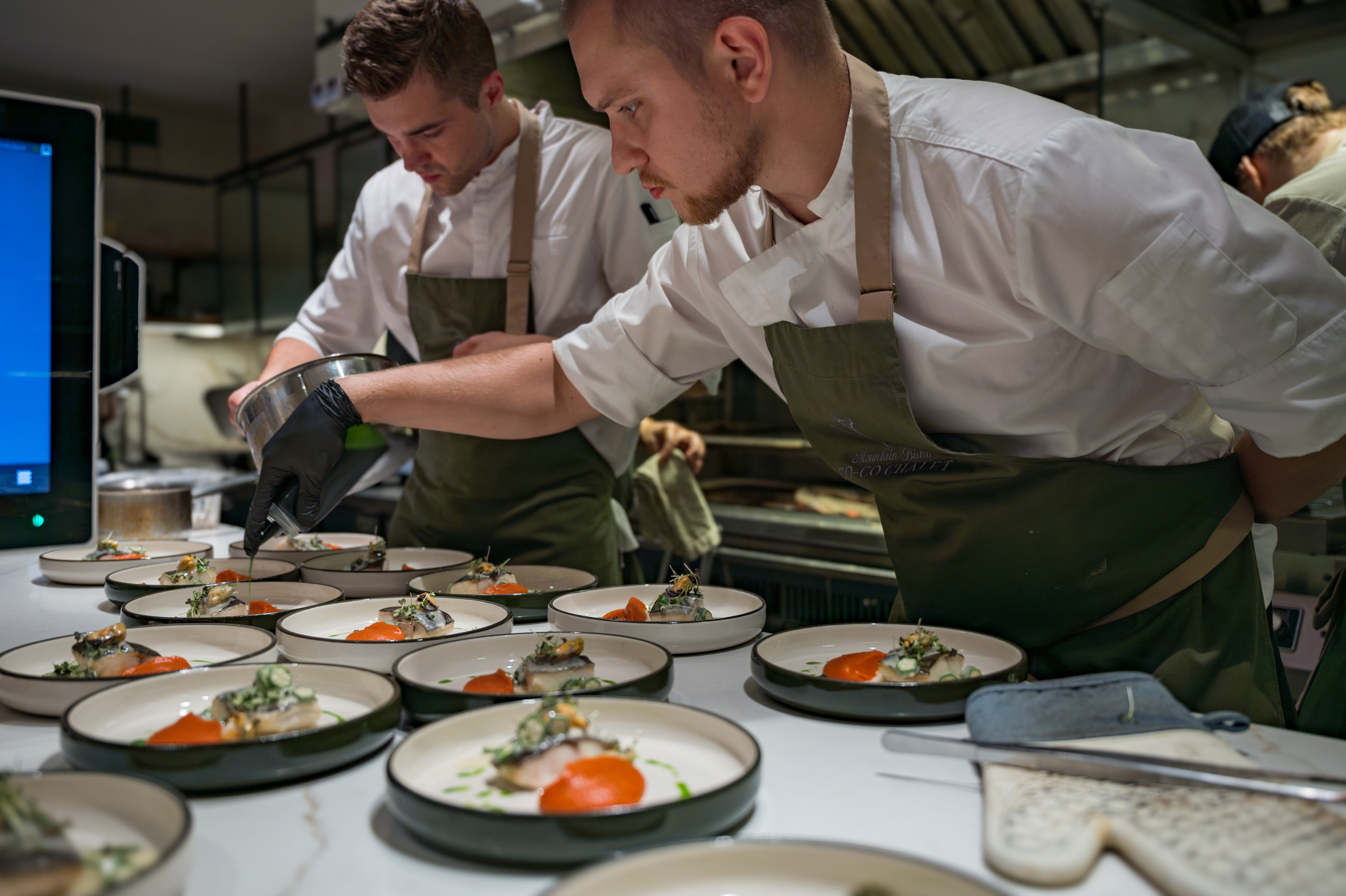 Гастрономический ужин в ресторане Co-Co Chalet. Репортажный фотограф в Красной Поляне и Сочи Павлюченко Екатерина