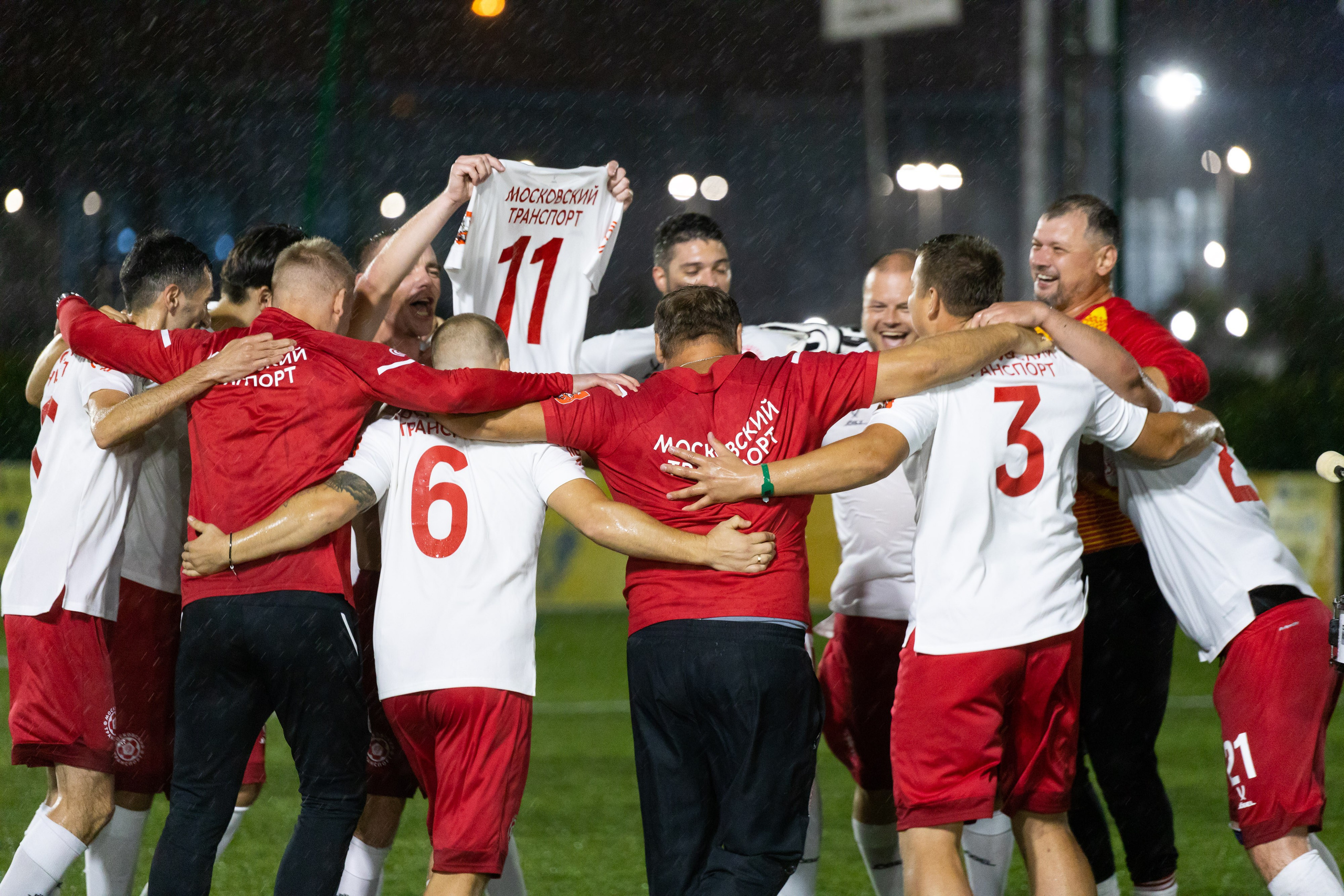 Футбольный матч между компаниями сферы такси. Фотограф Родион Нарудинов