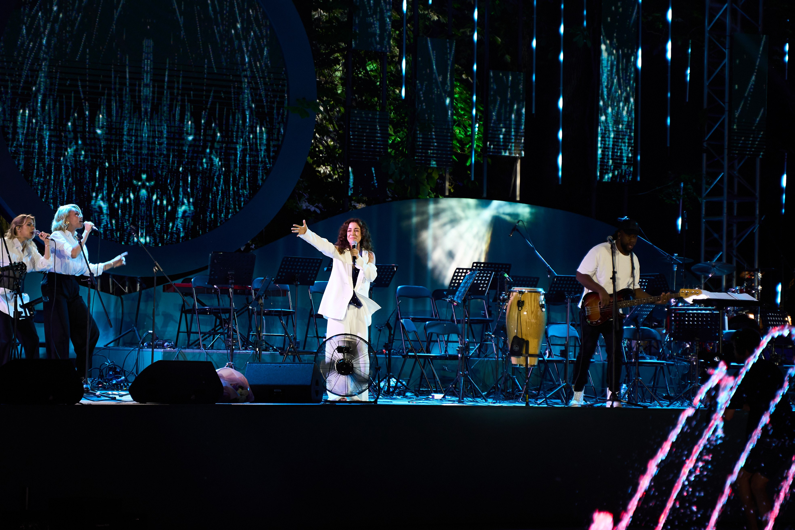 Сбербанк открытие фонтана. Услуги фотографа в Смоленске. Фотограф на свадьбу