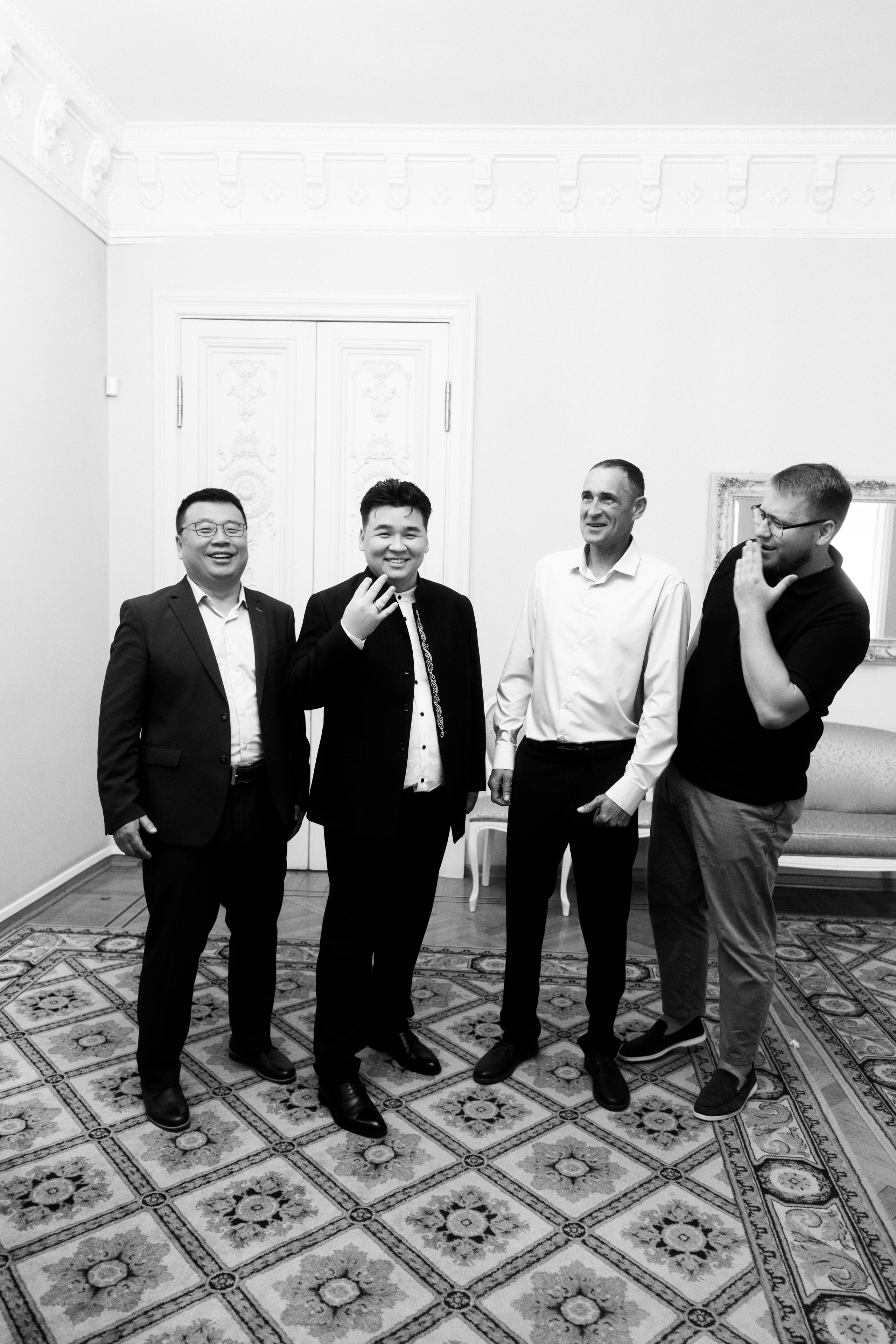 2.09.2026. Свадебный и парный фотограф Иван в Санкт-Петербурге | Профессиональная фотосъёмка