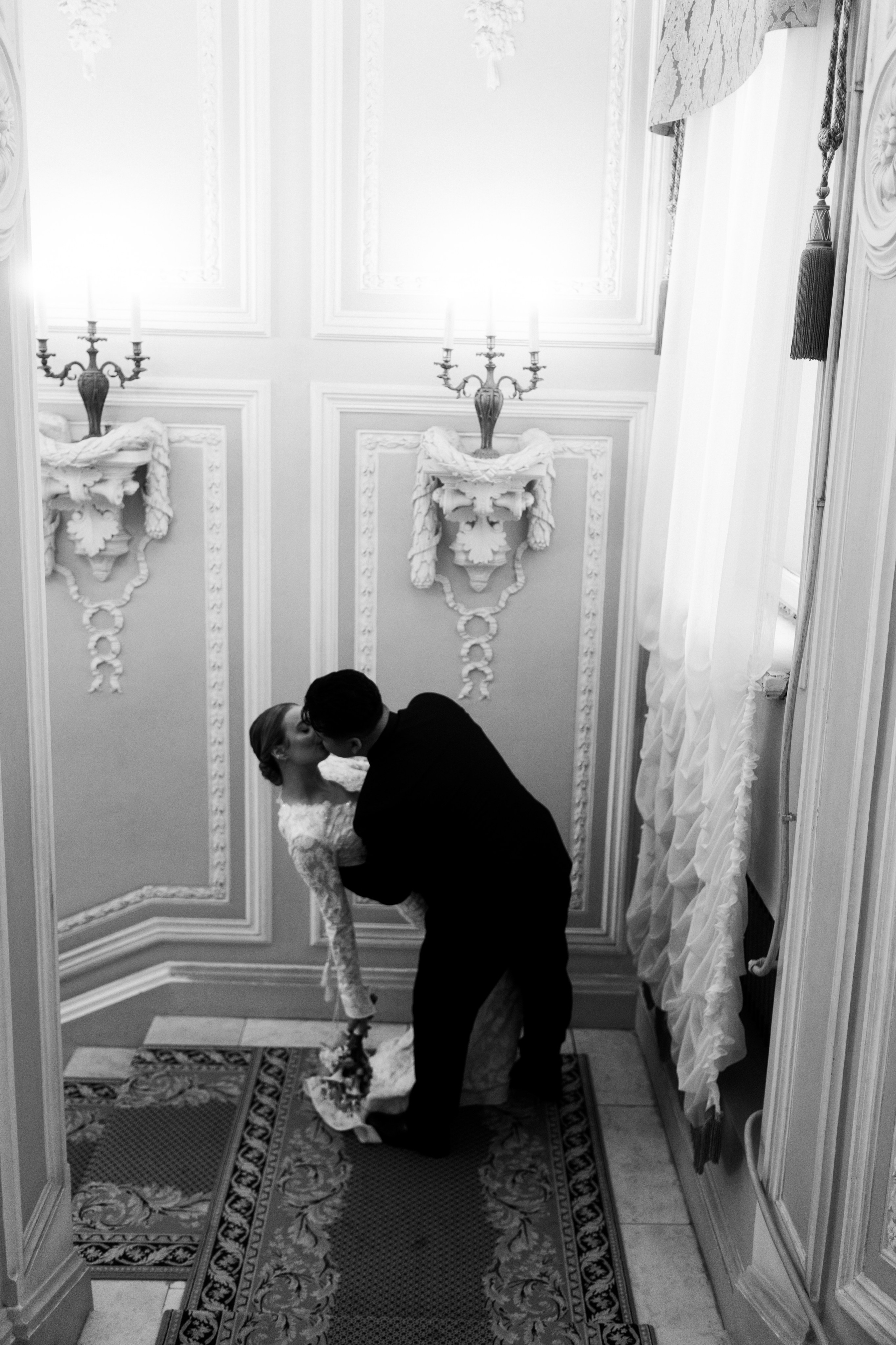 2.09.2026. Свадебный и парный фотограф Иван в Санкт-Петербурге | Профессиональная фотосъёмка