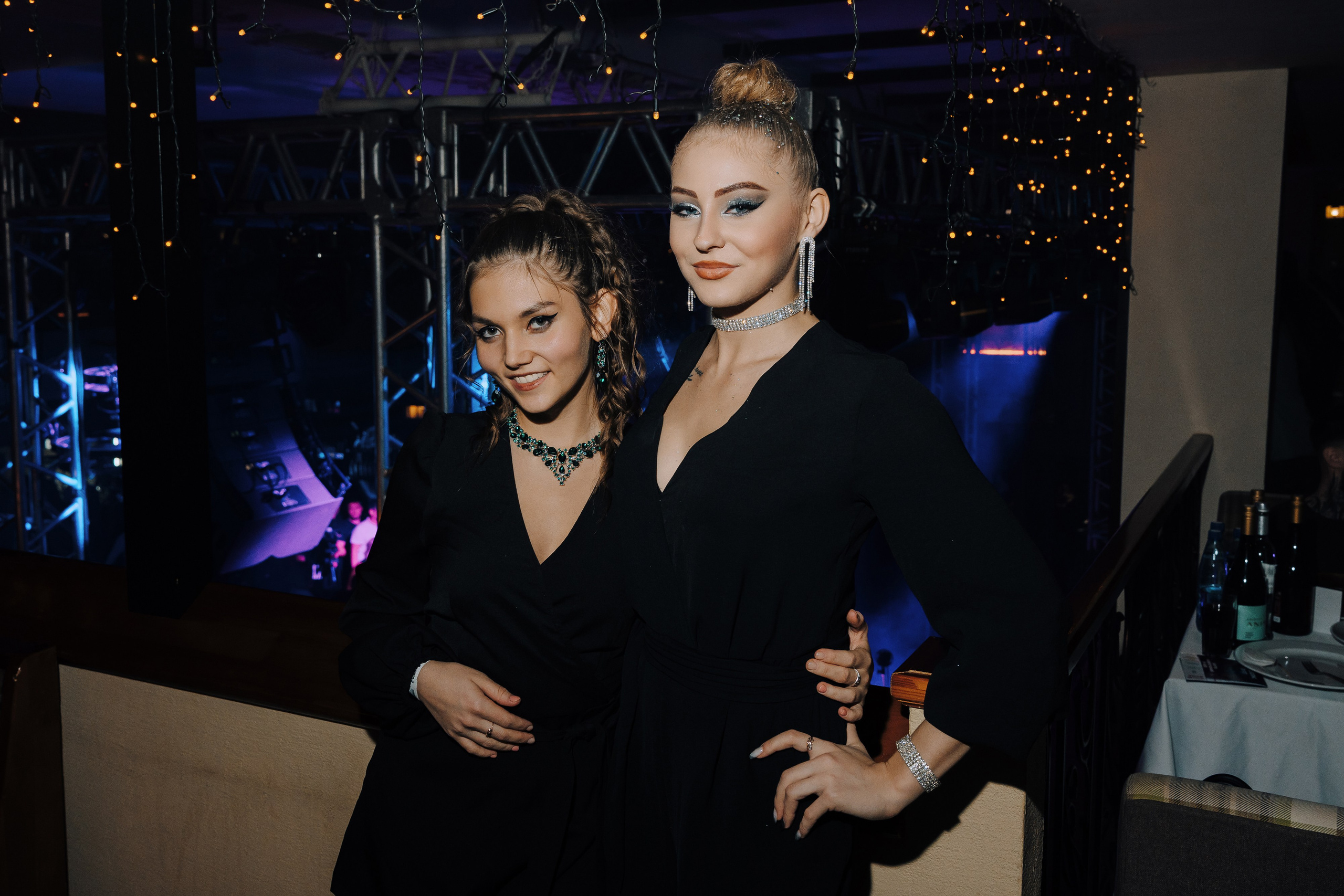 20 ЛЕТ МЕГАПОЛИС ЧЕЛЯБИНСК ХЕДЛАЙНЕР ЕЛКА. Репортажный фотограф Зуев Роман г. Челябинск