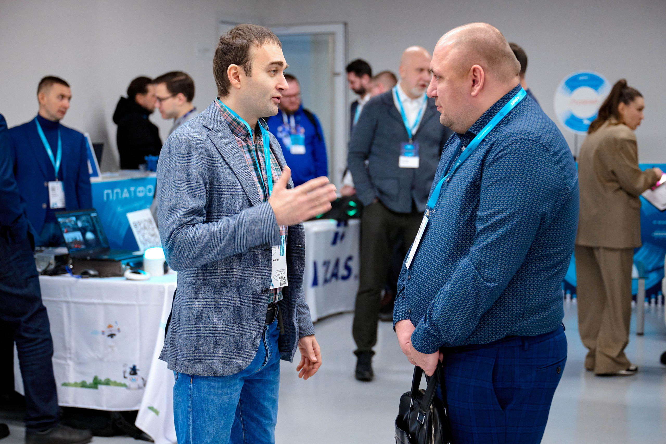 AXOFT. Максим Комаров — Профессиональный фотограф