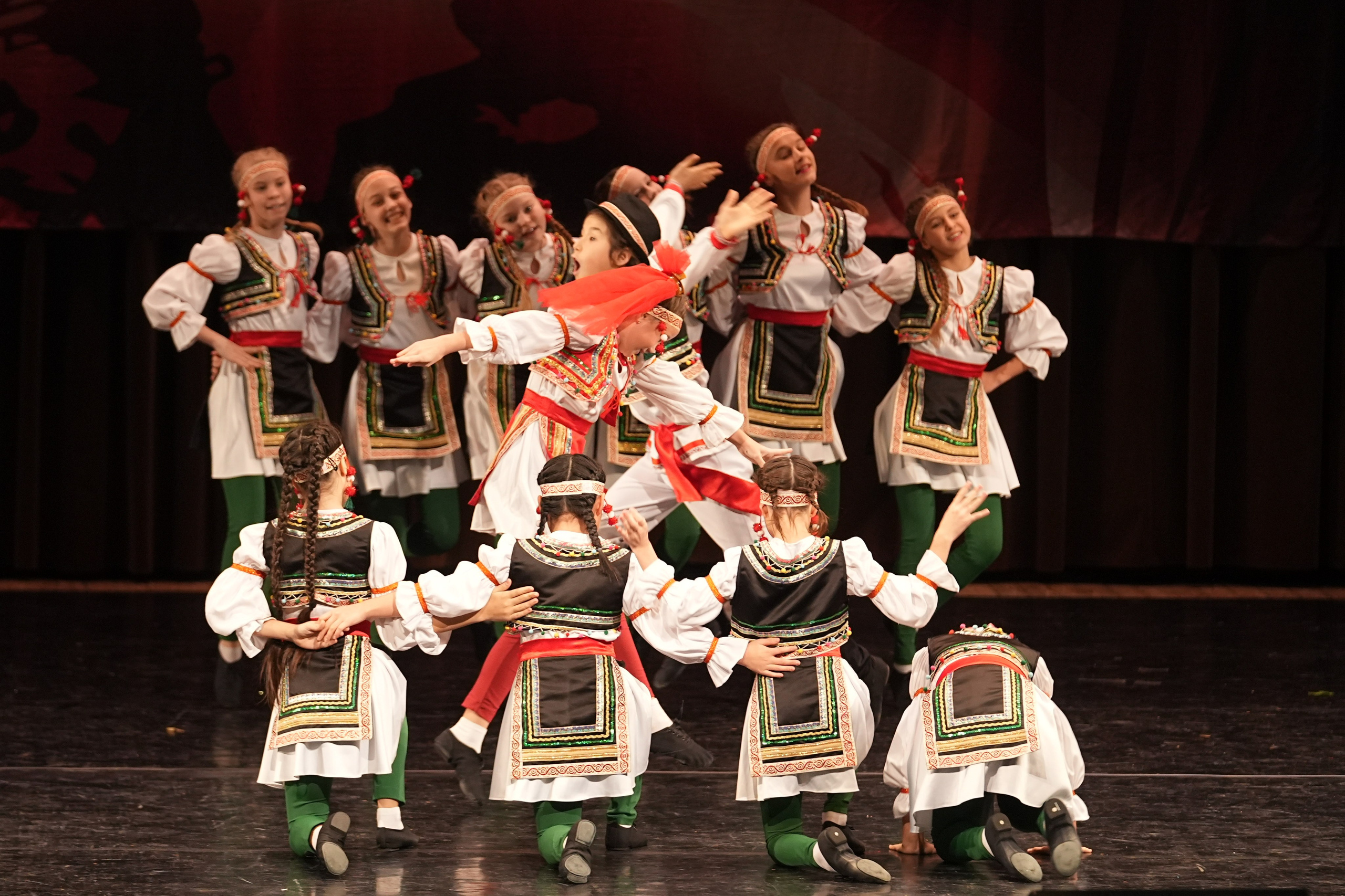 7 декабря, блок 3, г. Москва. Золотое яблочко