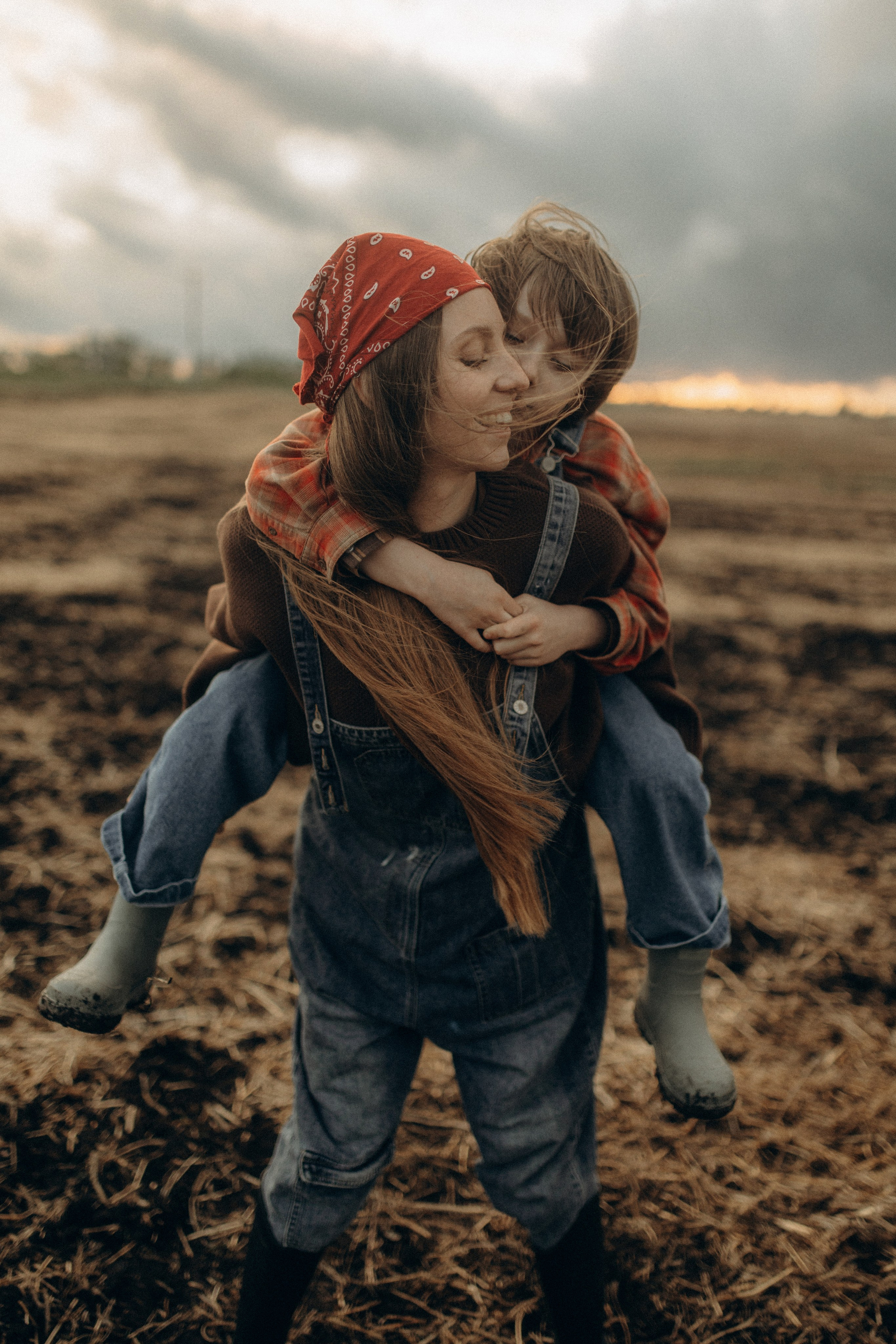 Семейная фотосессия на ферме. Семейный и свадебный фотограф в Новосибирске/Бийске Екатерина Логинова