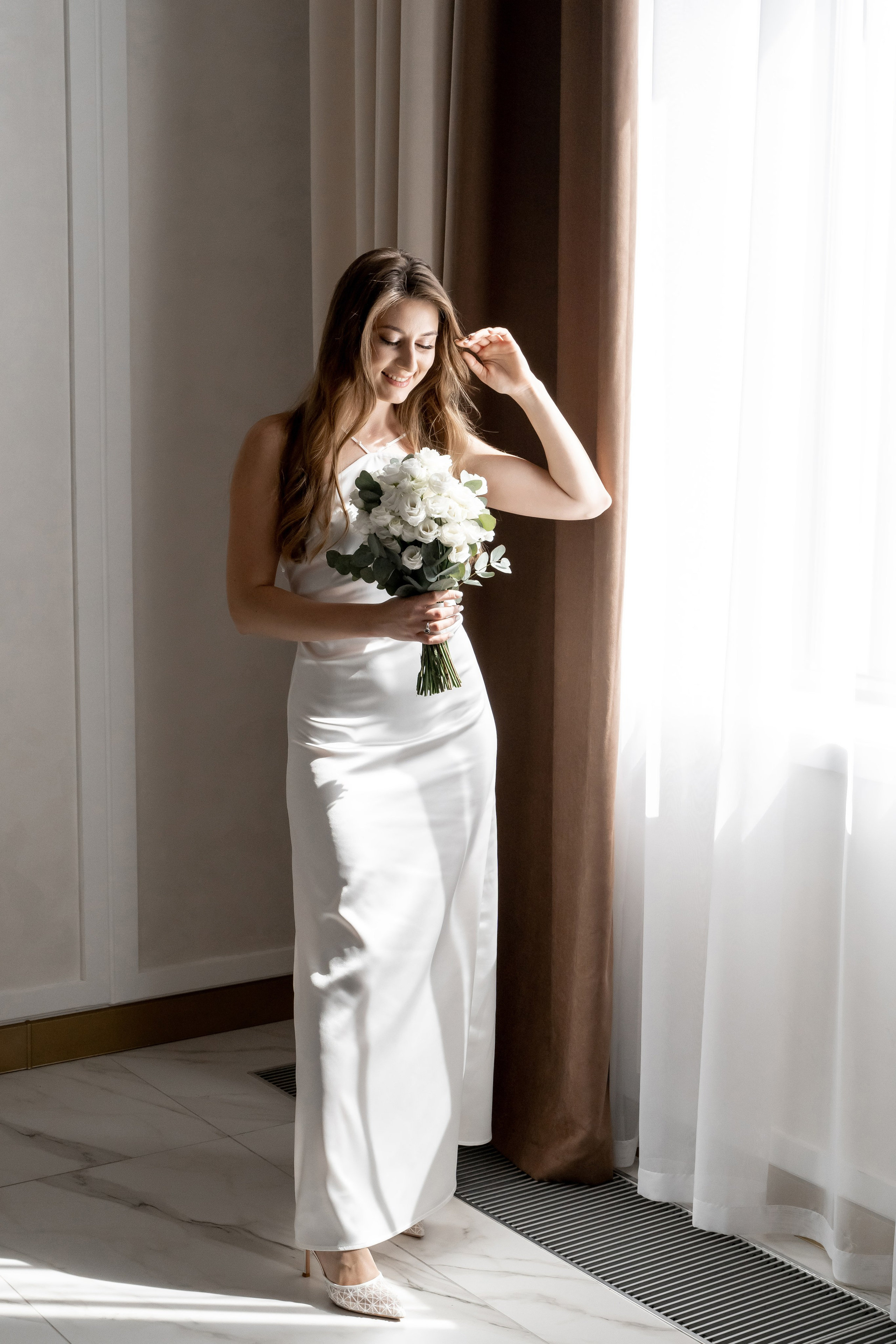 Свадебный фотограф в Москве. Свадебный фотограф Видное, Бутово, Домодедово, Щербинка, Царицыно. Роспись во дворце бракосочетания Южное Бутово. Регистрация брака в Москве и Московской области. Фотограф на свадьбу. Свадебная фотосессия в центре Москвы. Фотосессия свадебного банкета  в ресторане. Выездная регистрация брака. Фотосессия молодоженов. Свадебная прогулка. Жених и невеста в день свадьбы. Wedding in Moscow. Свадебная фотосессия  в Барвихе. Стильная свадебная фотография. Сборы жениха и невесты в день свадьбы. 