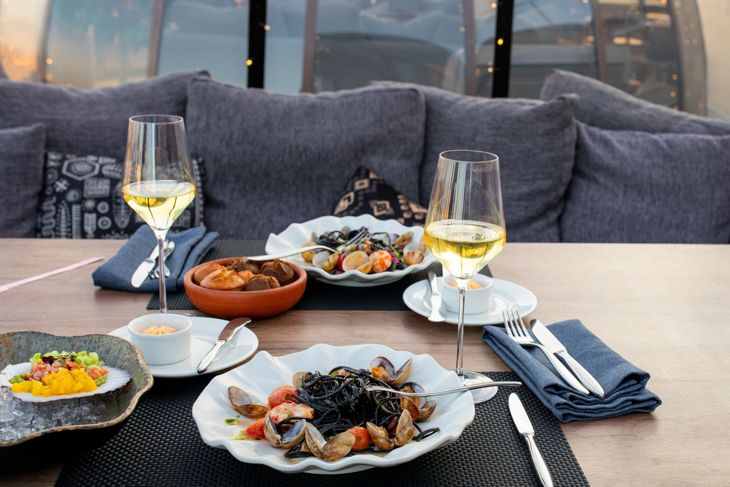 Выпуск 11 класс в Grand Autograph. Фотограф в Новосибирске Ася Зверева