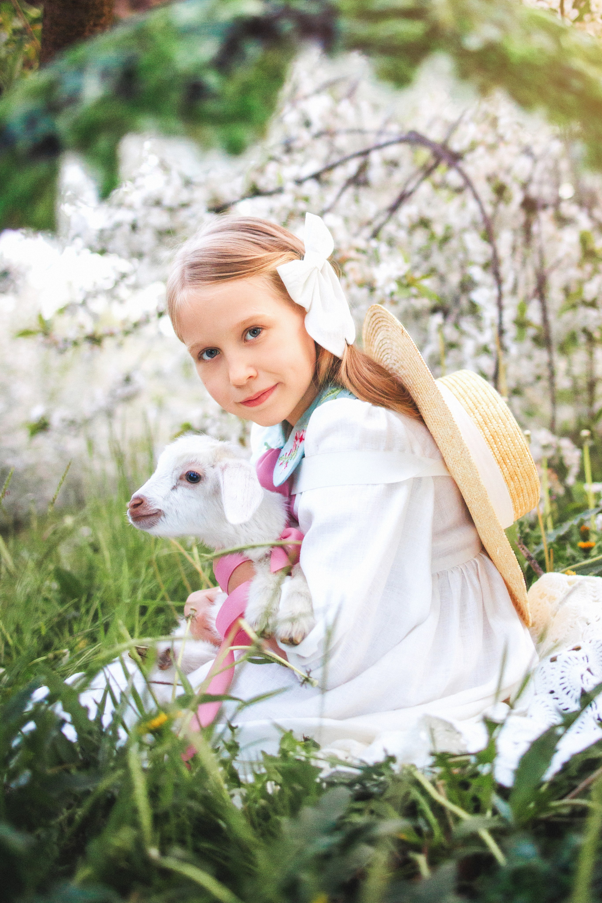 Фотосессия в цветущем саду с козочкой. Семейный и детский фотограф в Краснодаре Анна Трашкова