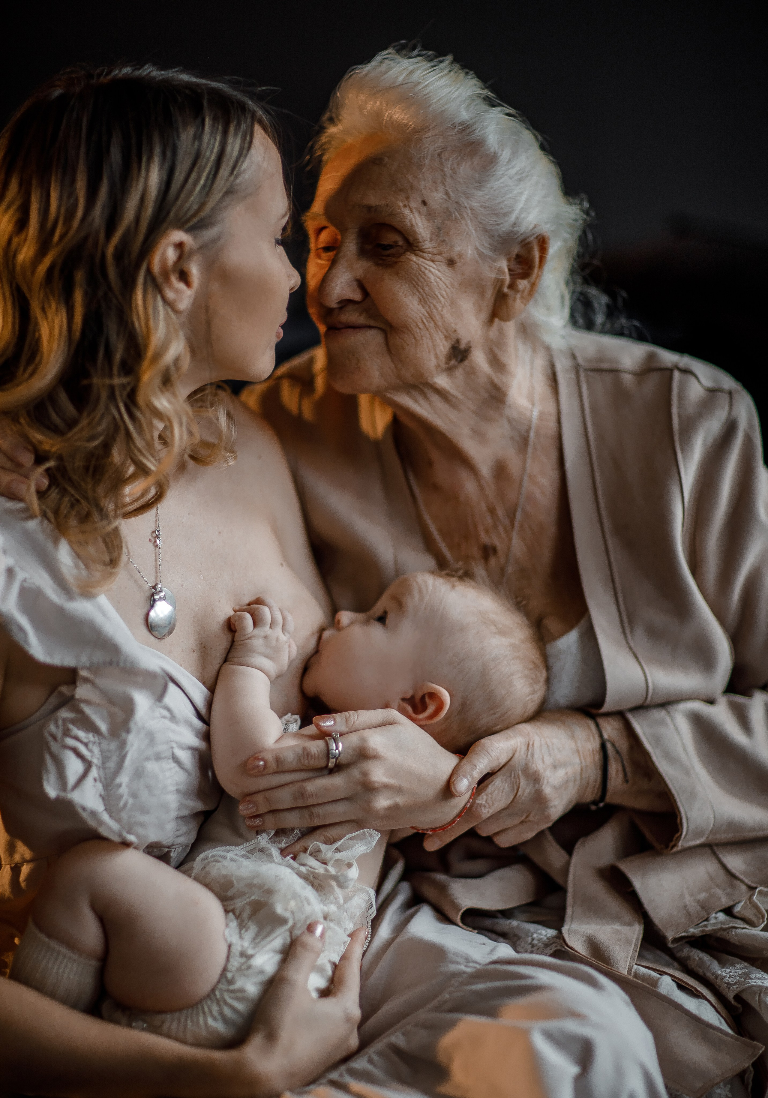 Женские корни. Фотограф материнства и таинства кормления Екатерина Кузьмин