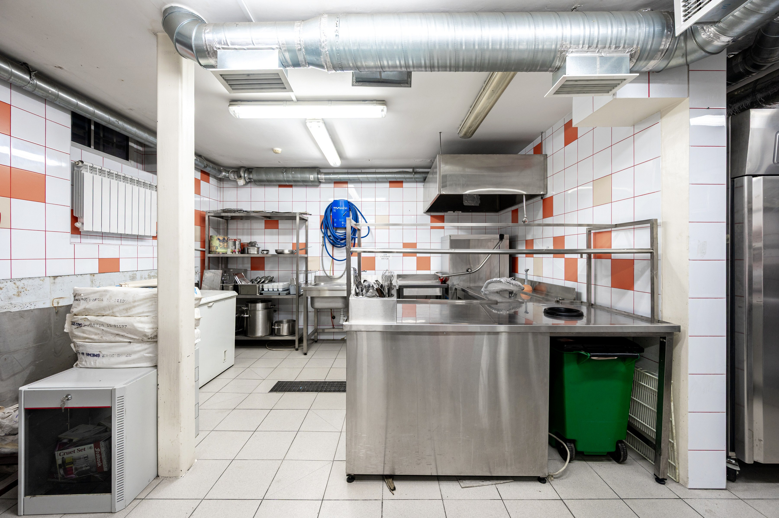 Ресторан на продажу. Интерьерный фотограф. Фото- видеосъемка недвижимости Санкт-Петербург