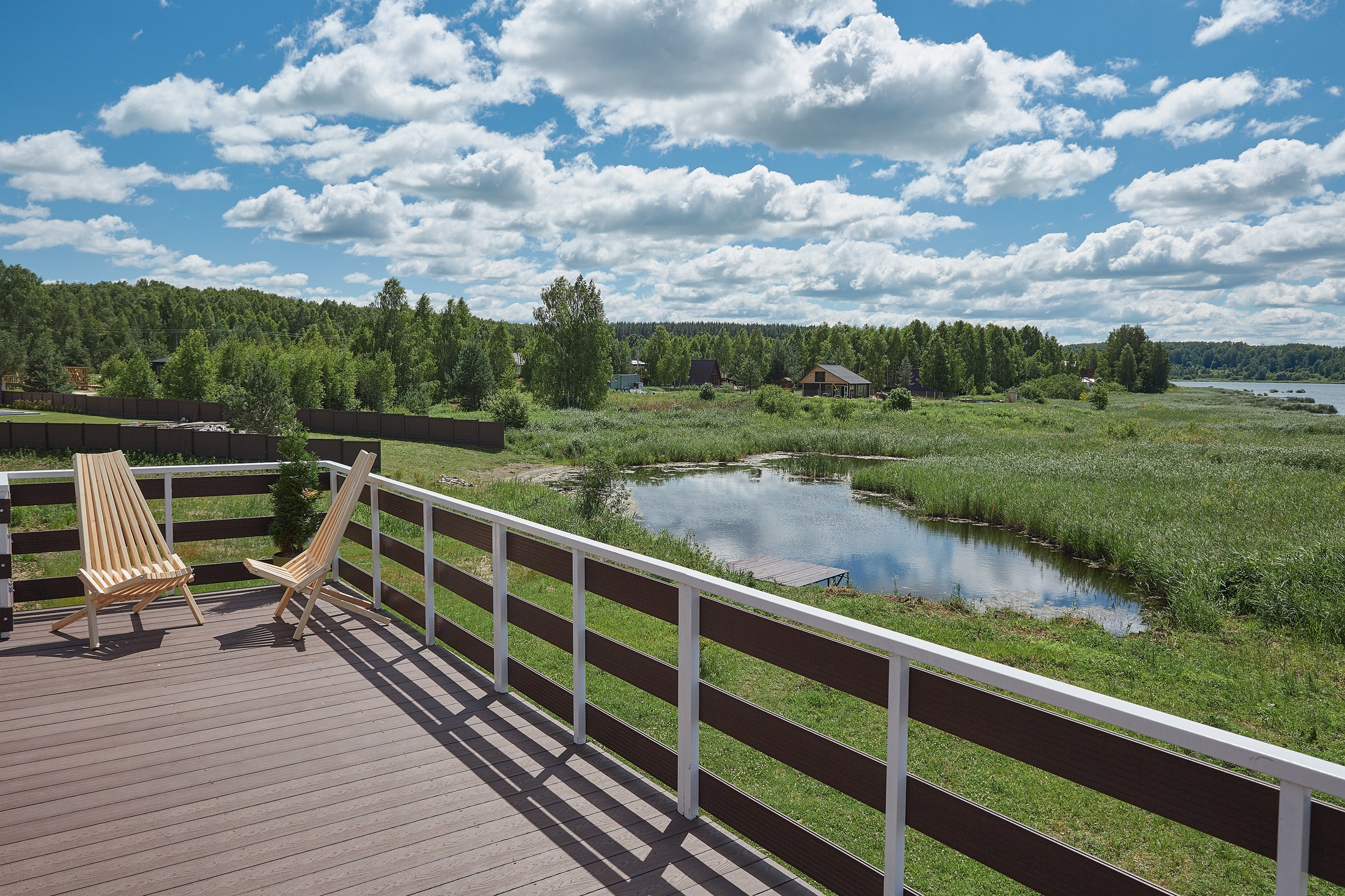 Загородный дом на озере Тосканка