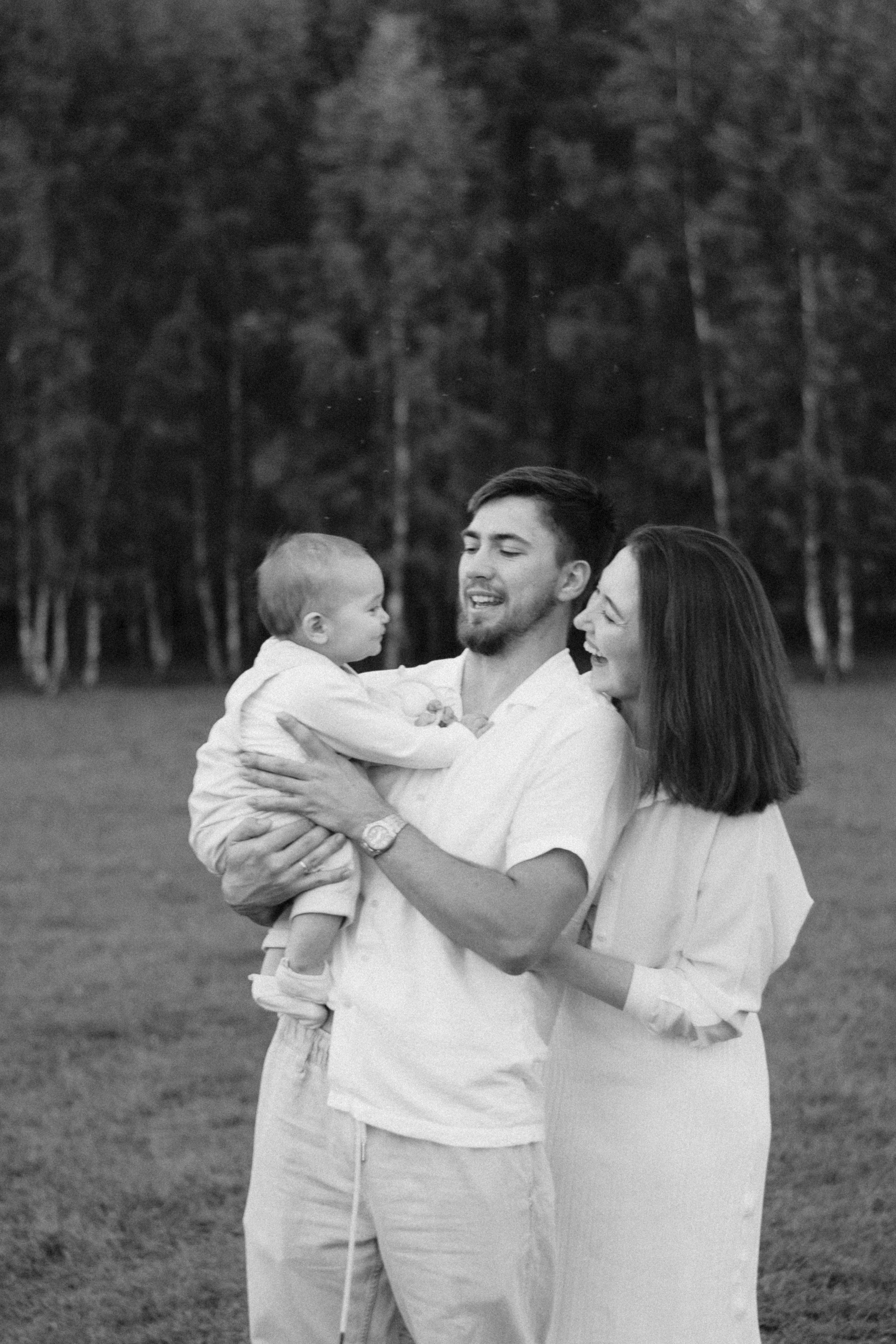 Семья с малышом на природе. Женский и семейный фотограф в Казани Гульназ Гизетдинова