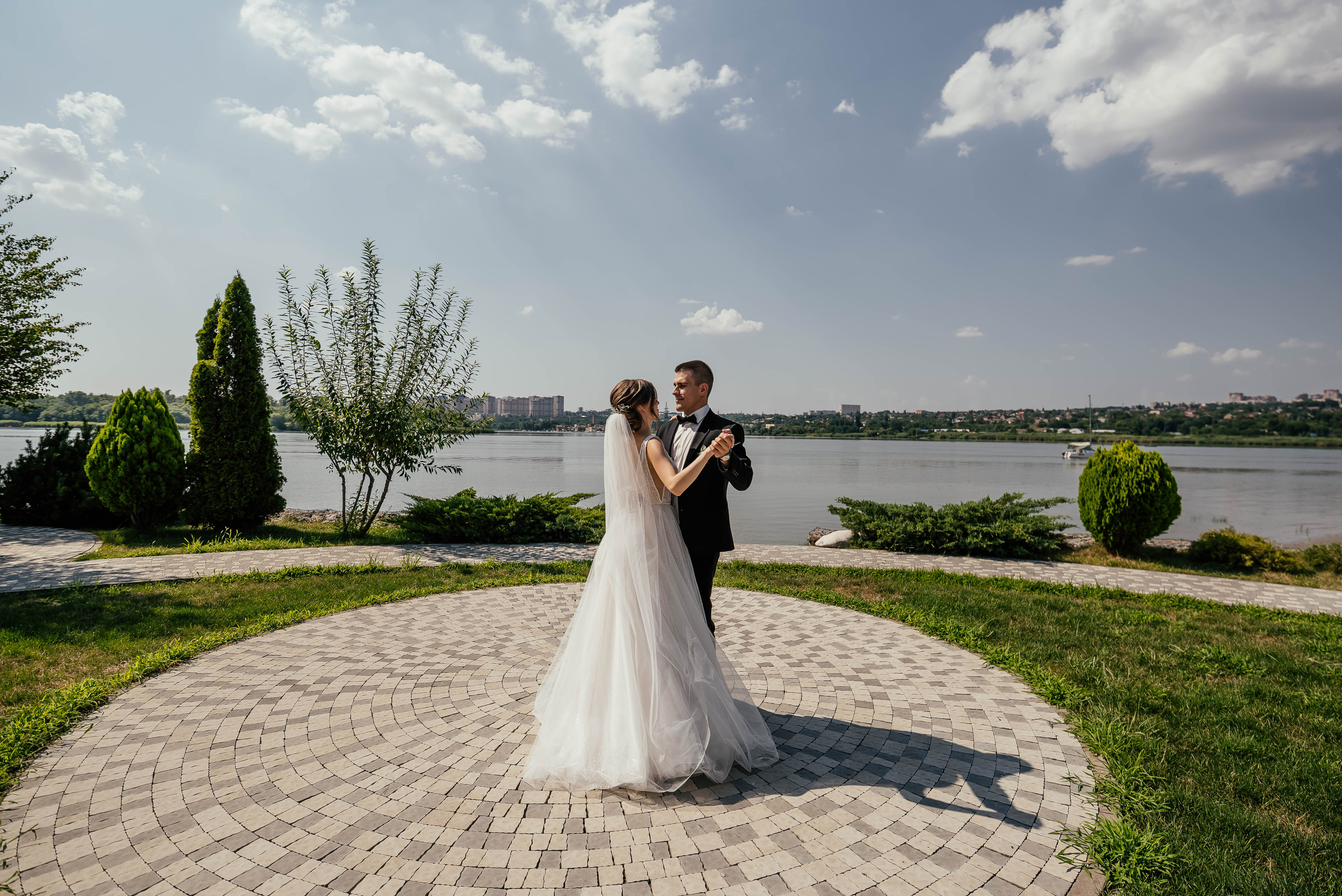 Максим и Юлия. Свадебный фотограф в Ростове Александра Груздева