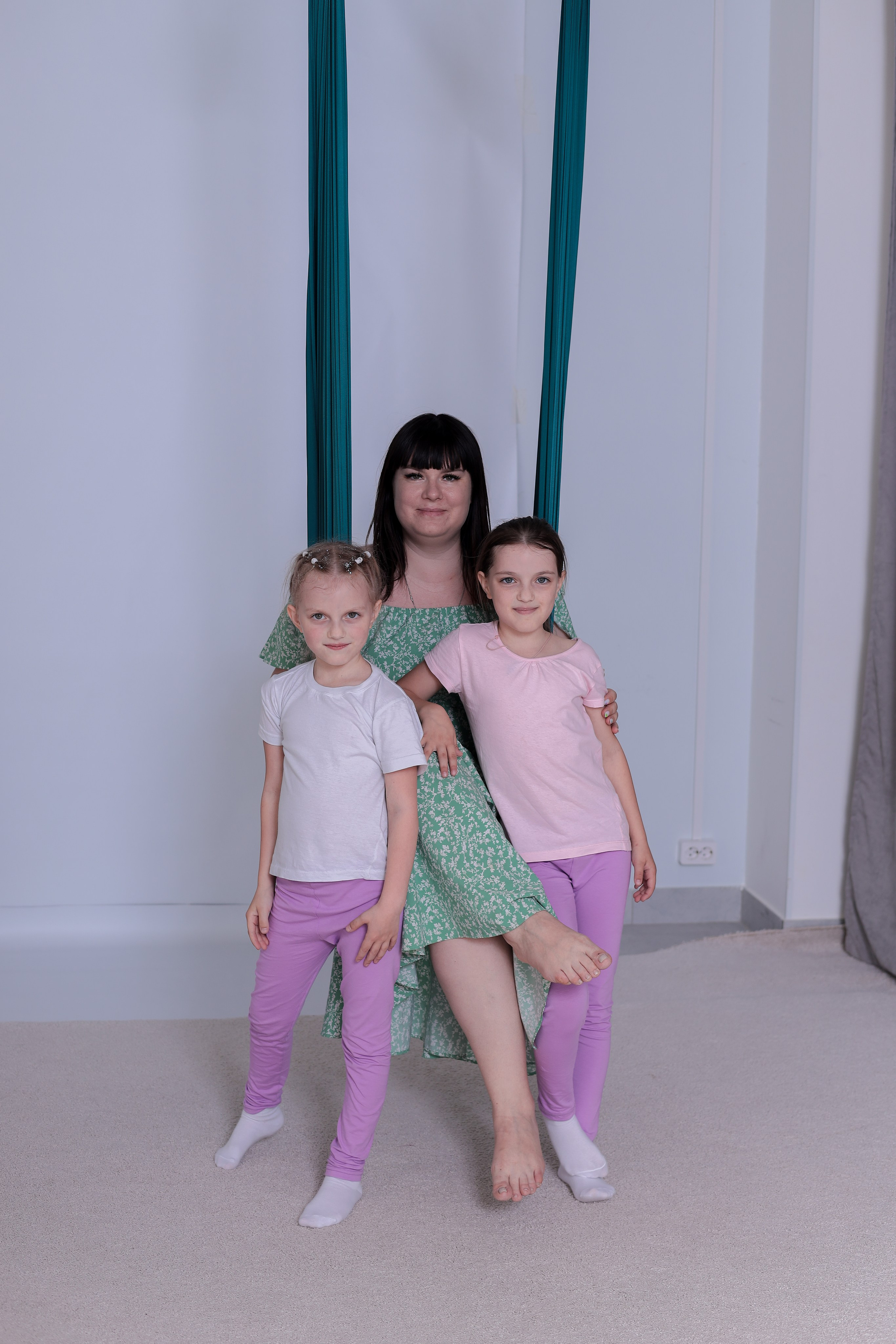 Детская аэройога. Фотограф Надршина Лилия