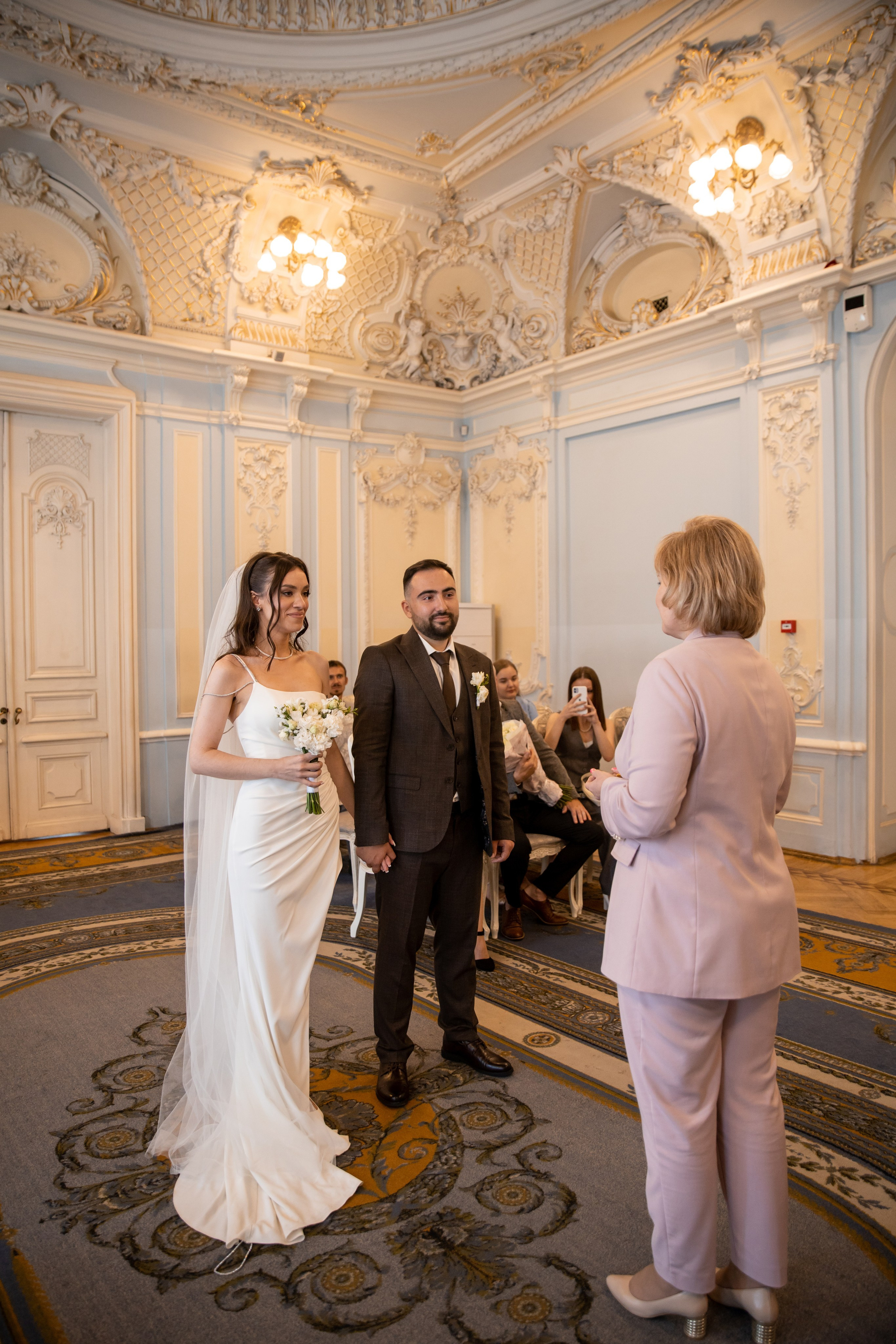 Анна и Александр / Прогулка + ЗАГС. Свадебный и семейный фотограф в Москве Диана Левченко