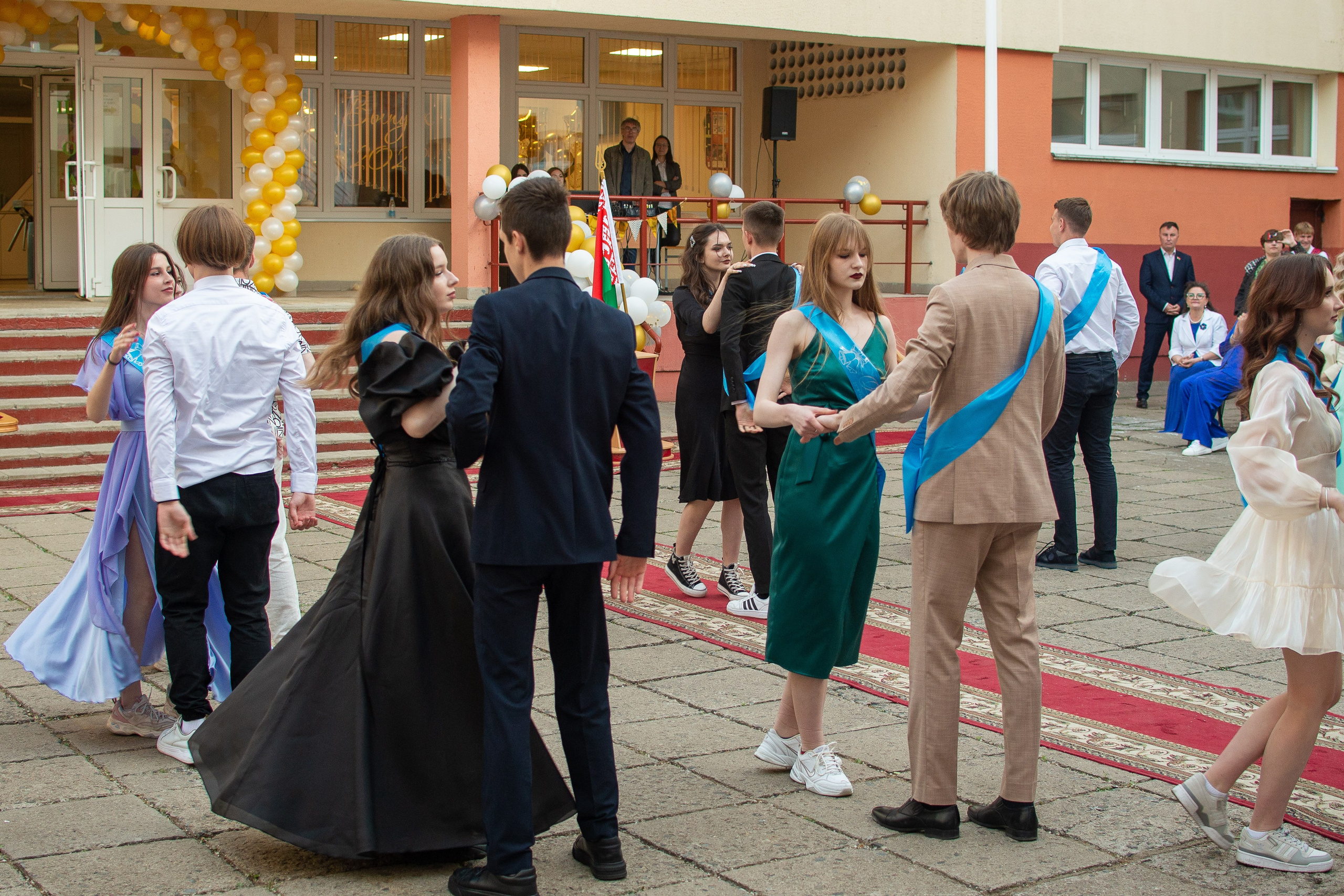 Выпускной 11 класс. Семейный фотограф на выписку из роддома и крещение Минск Настя Гришук