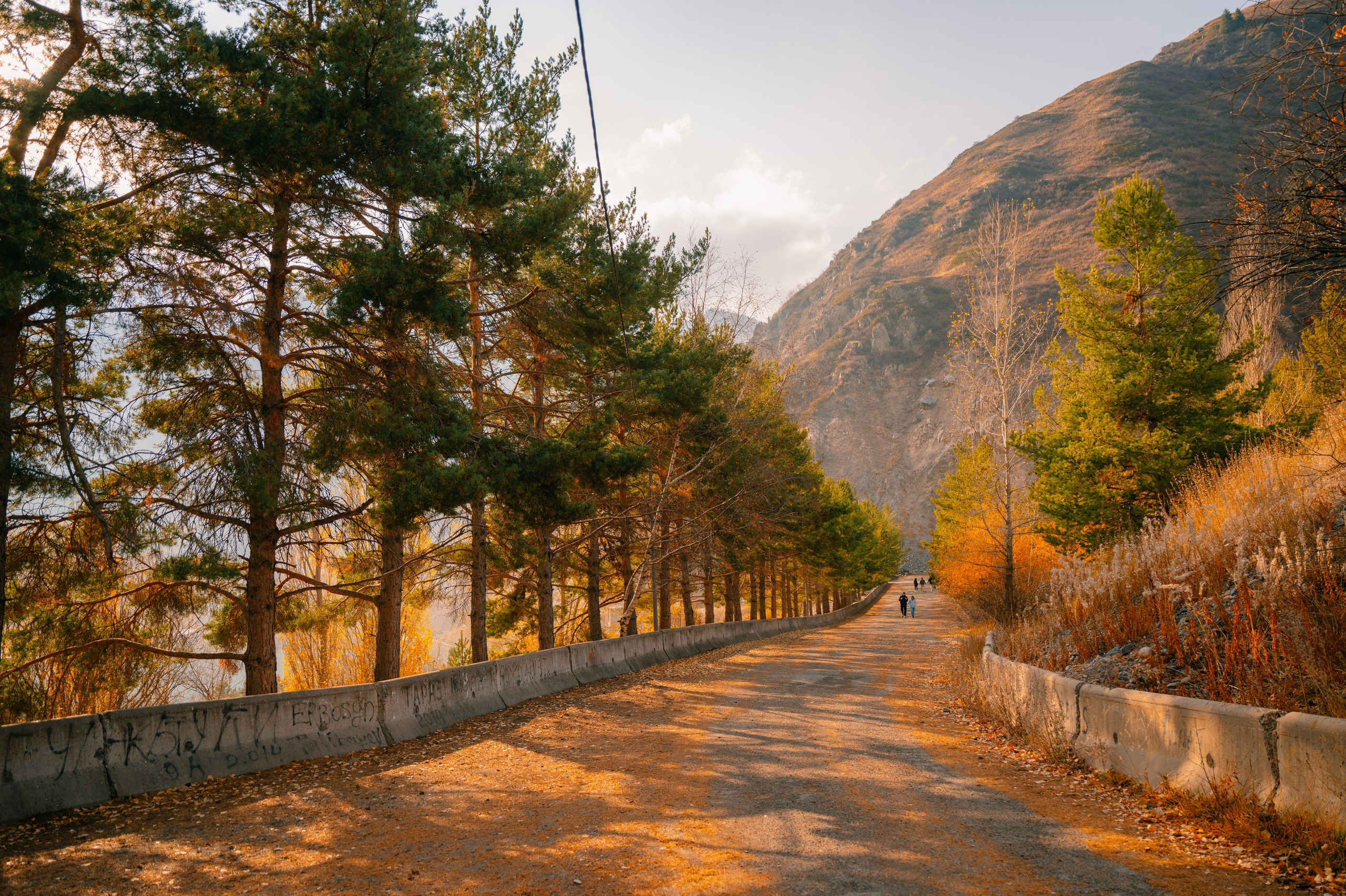 Озеро Иссык, осень 2025. Фотограф в Алматы — Алексей Коньков | Репортаж, свадьбы, портреты